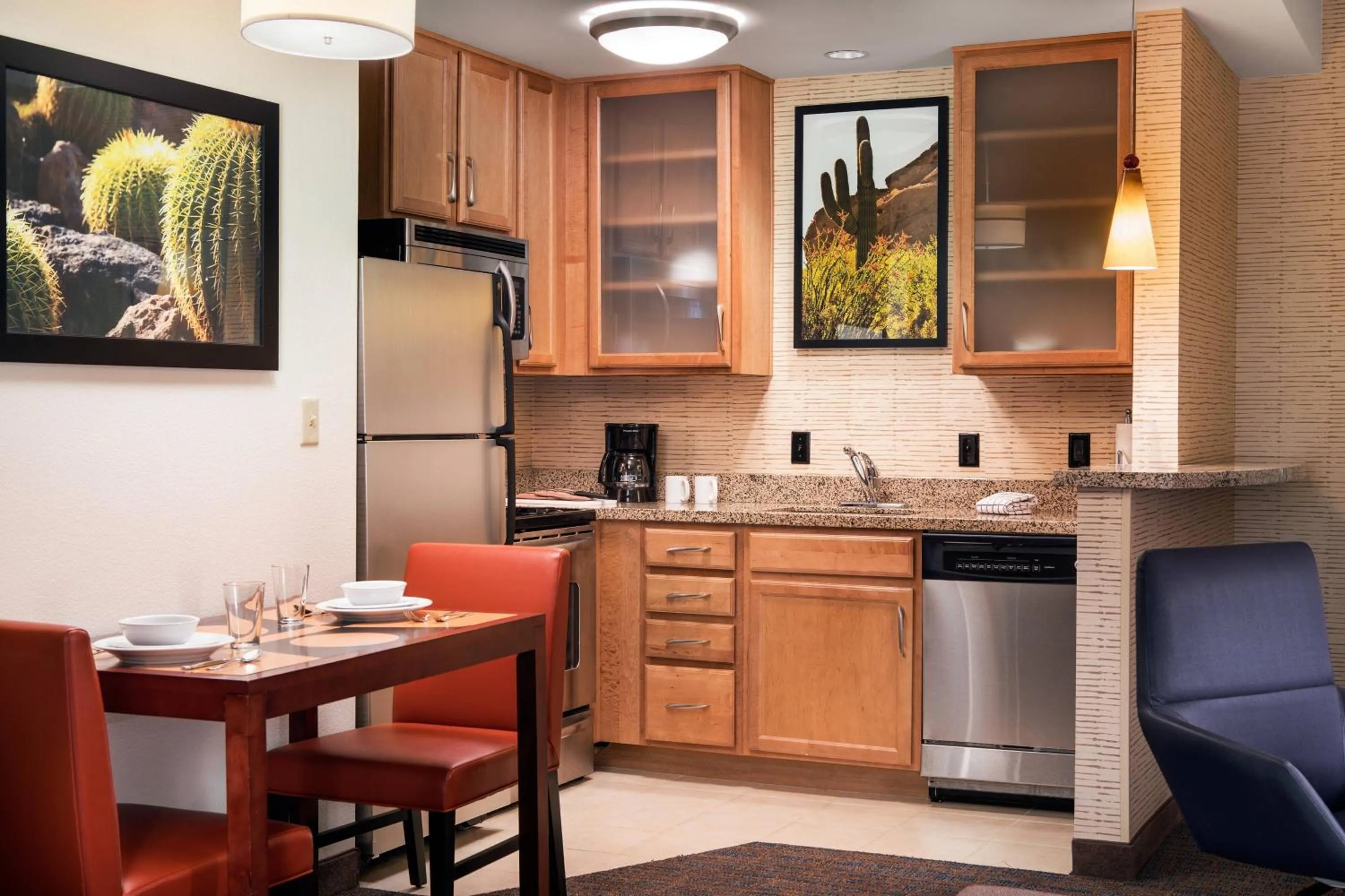 Kitchen or kitchenette in Residence Inn Phoenix Desert View at Mayo Clinic