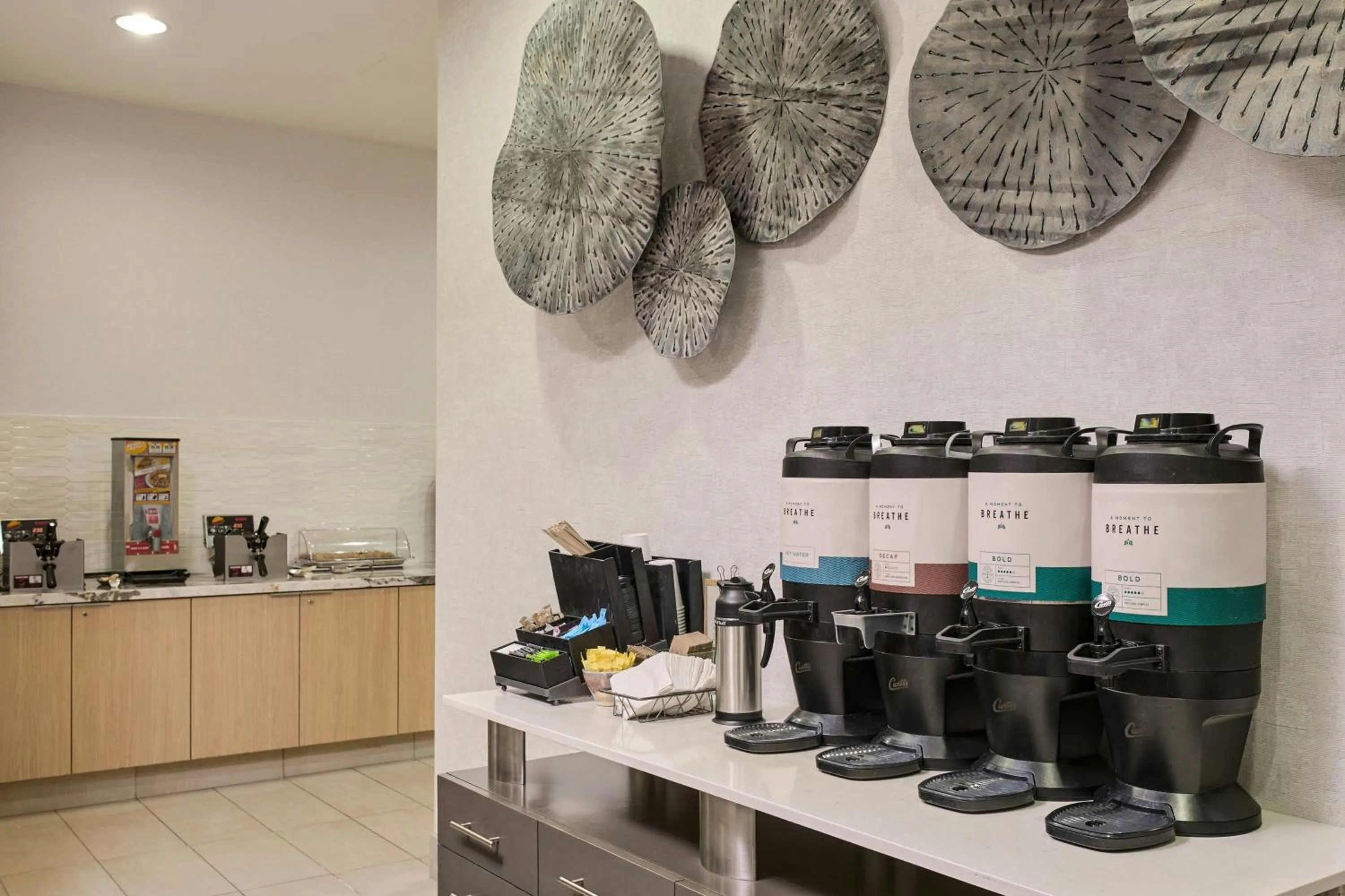 Breakfast in Residence Inn Phoenix Desert View at Mayo Clinic