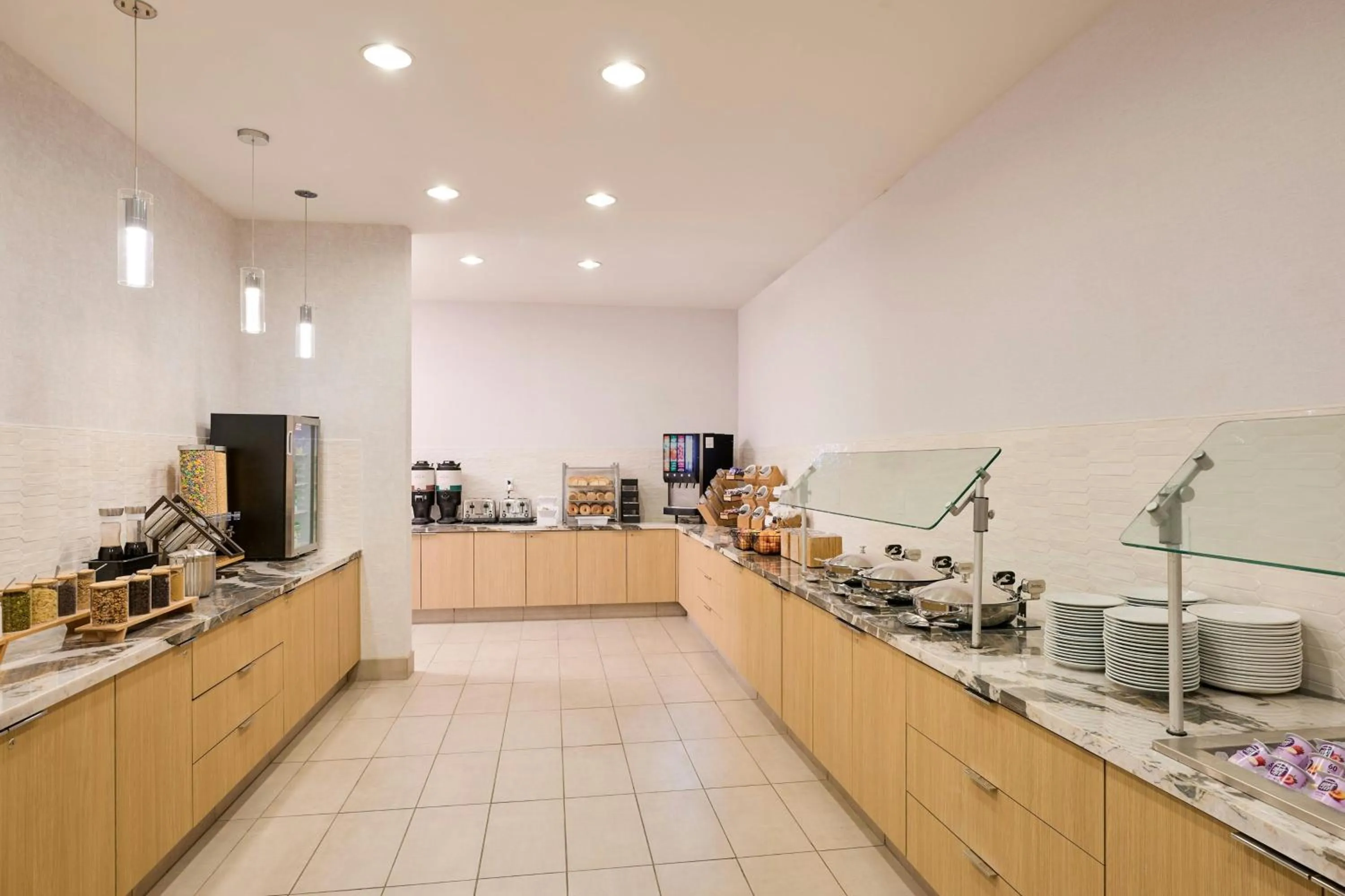 Breakfast in Residence Inn Phoenix Desert View at Mayo Clinic