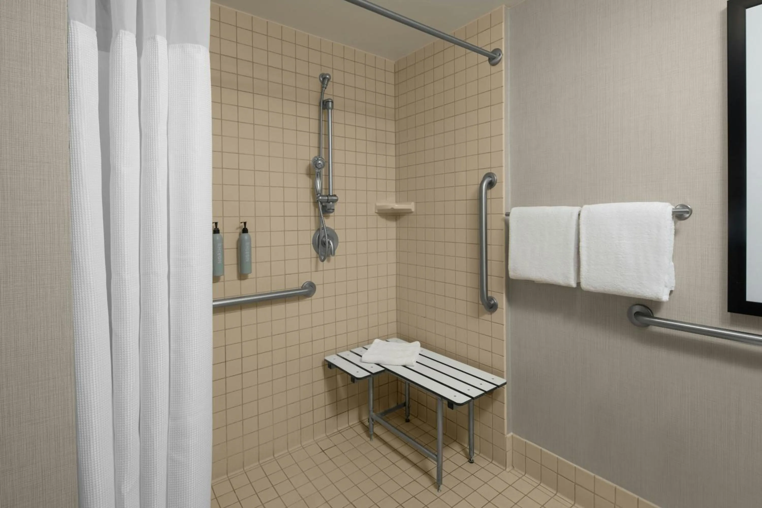 Bathroom in Residence Inn Phoenix Desert View at Mayo Clinic