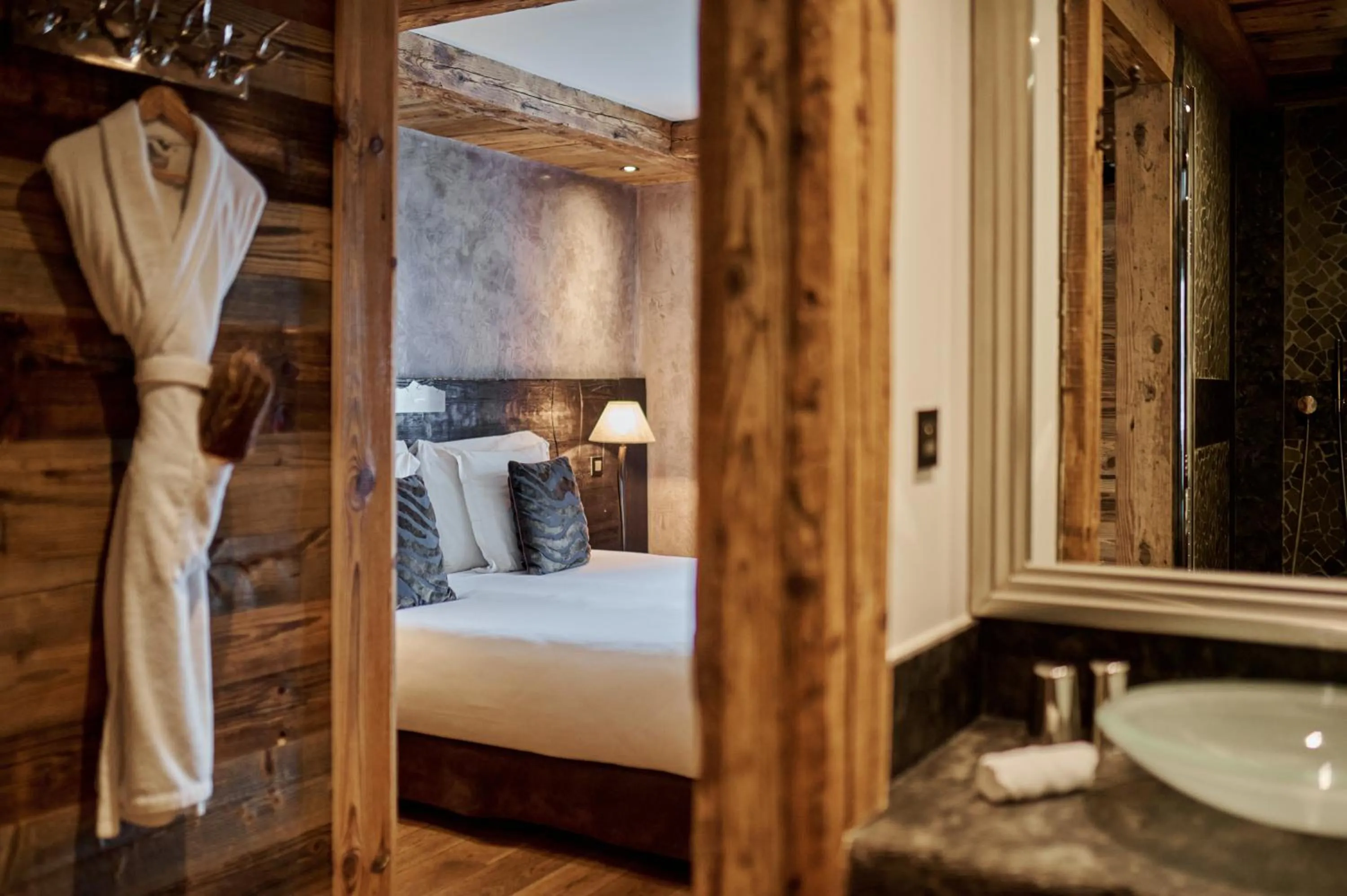 Bedroom, Bed in Les Suites – Maison Bouvier