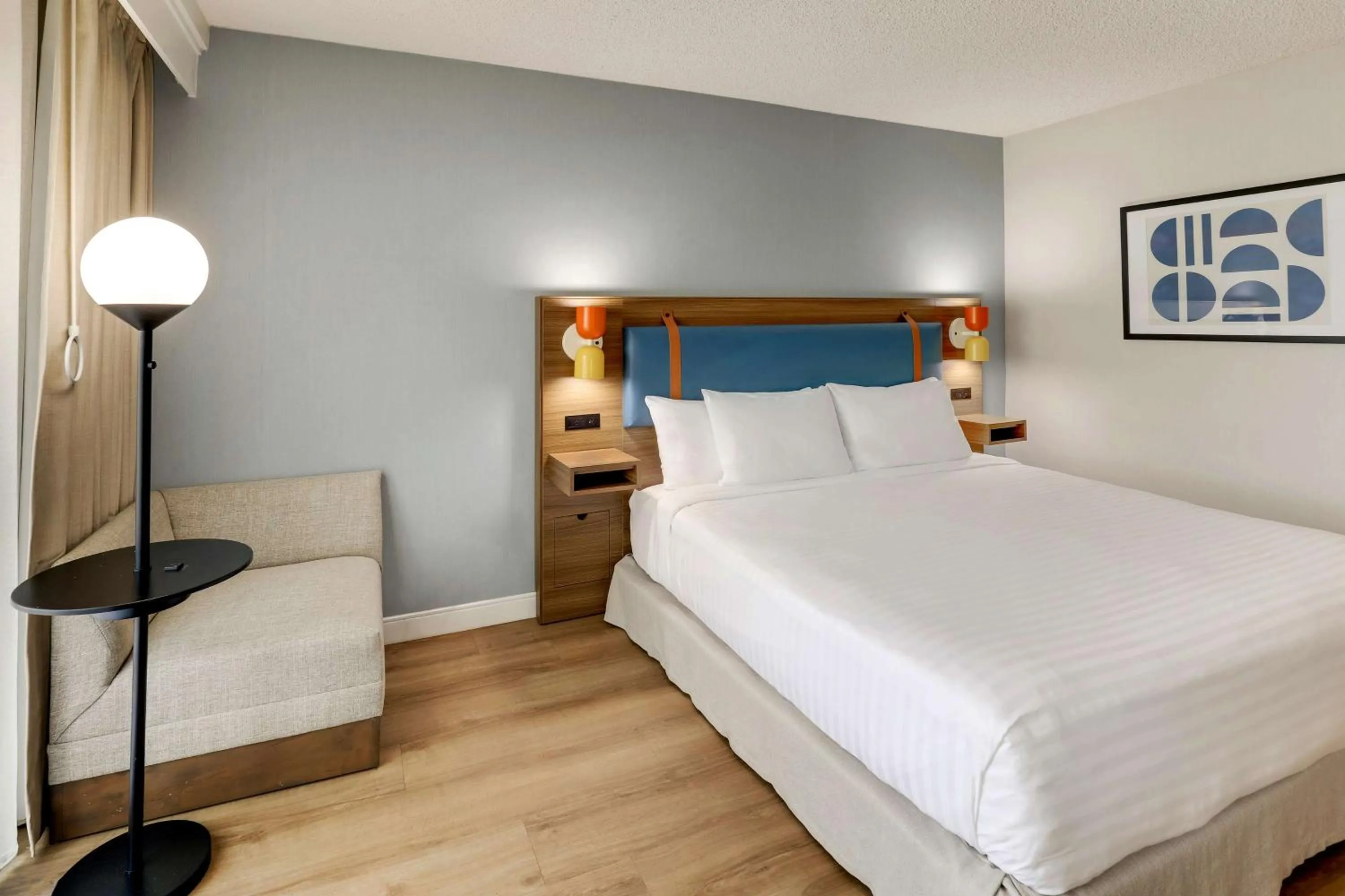 Bedroom in Sonesta Select Scottsdale at Mayo Clinic Campus