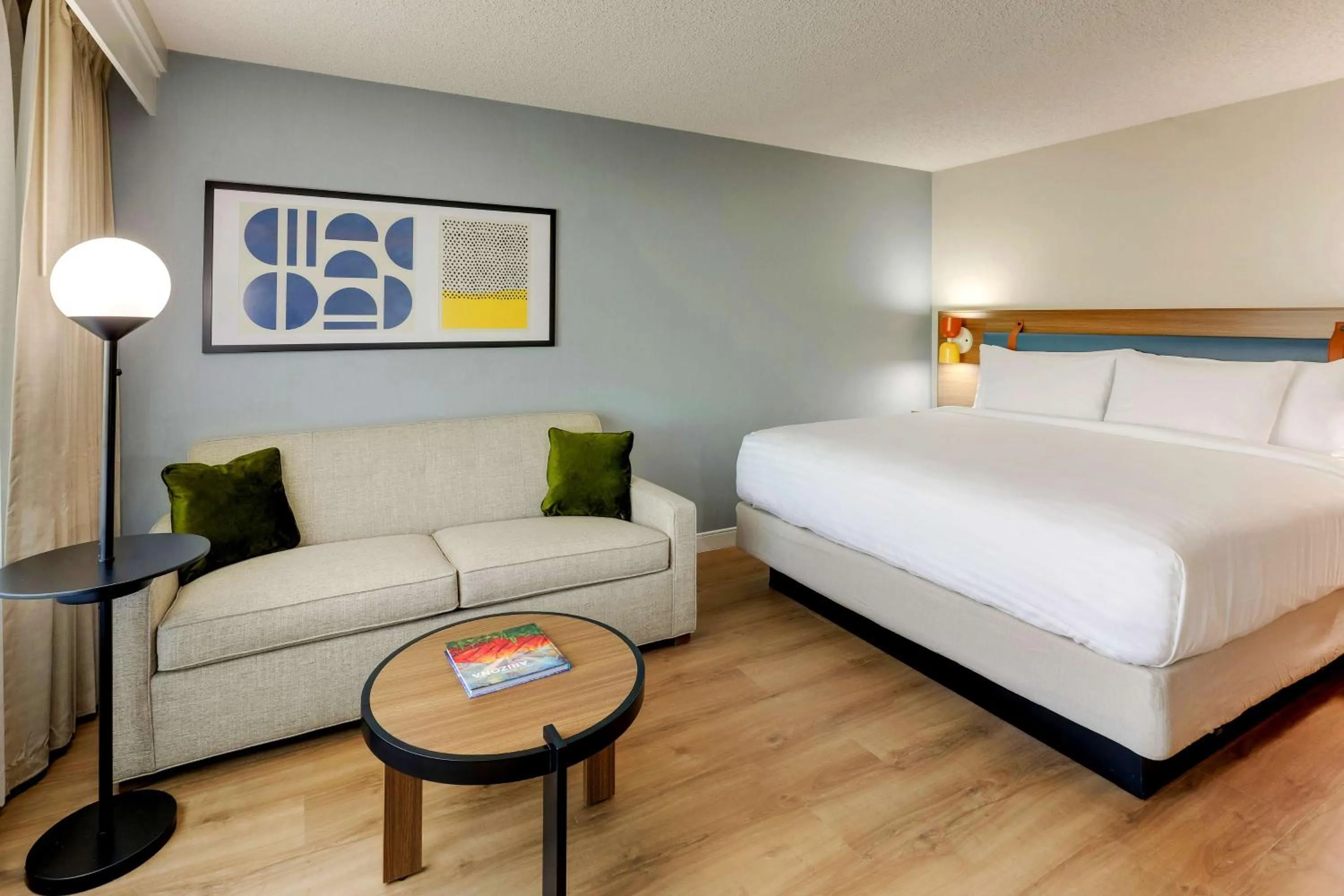 Bedroom in Sonesta Select Scottsdale at Mayo Clinic Campus