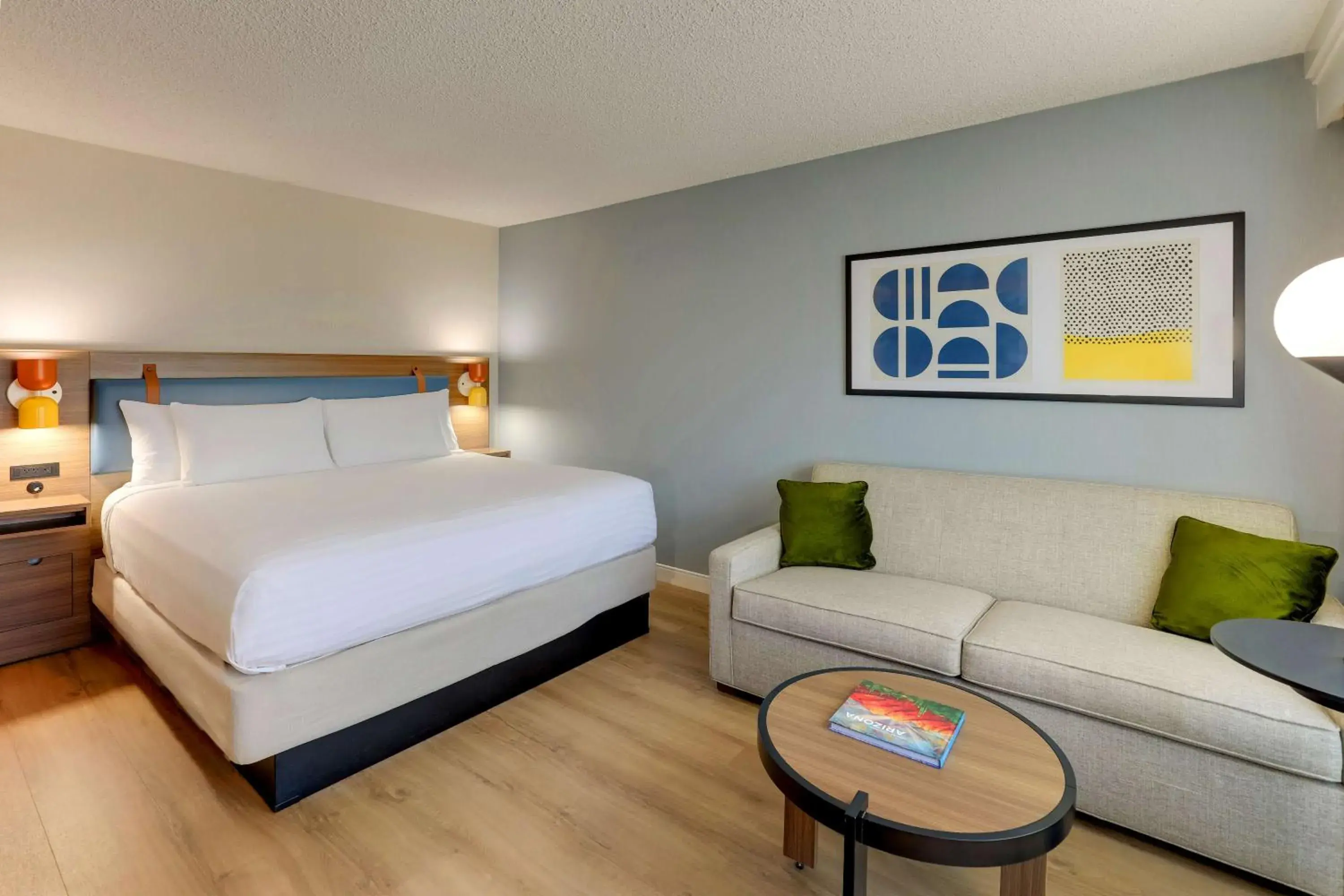 Bedroom, Bed in Sonesta Select Scottsdale at Mayo Clinic Campus Bedroom, Bed in Sonesta Select Scottsdale at Mayo Clinic Campus