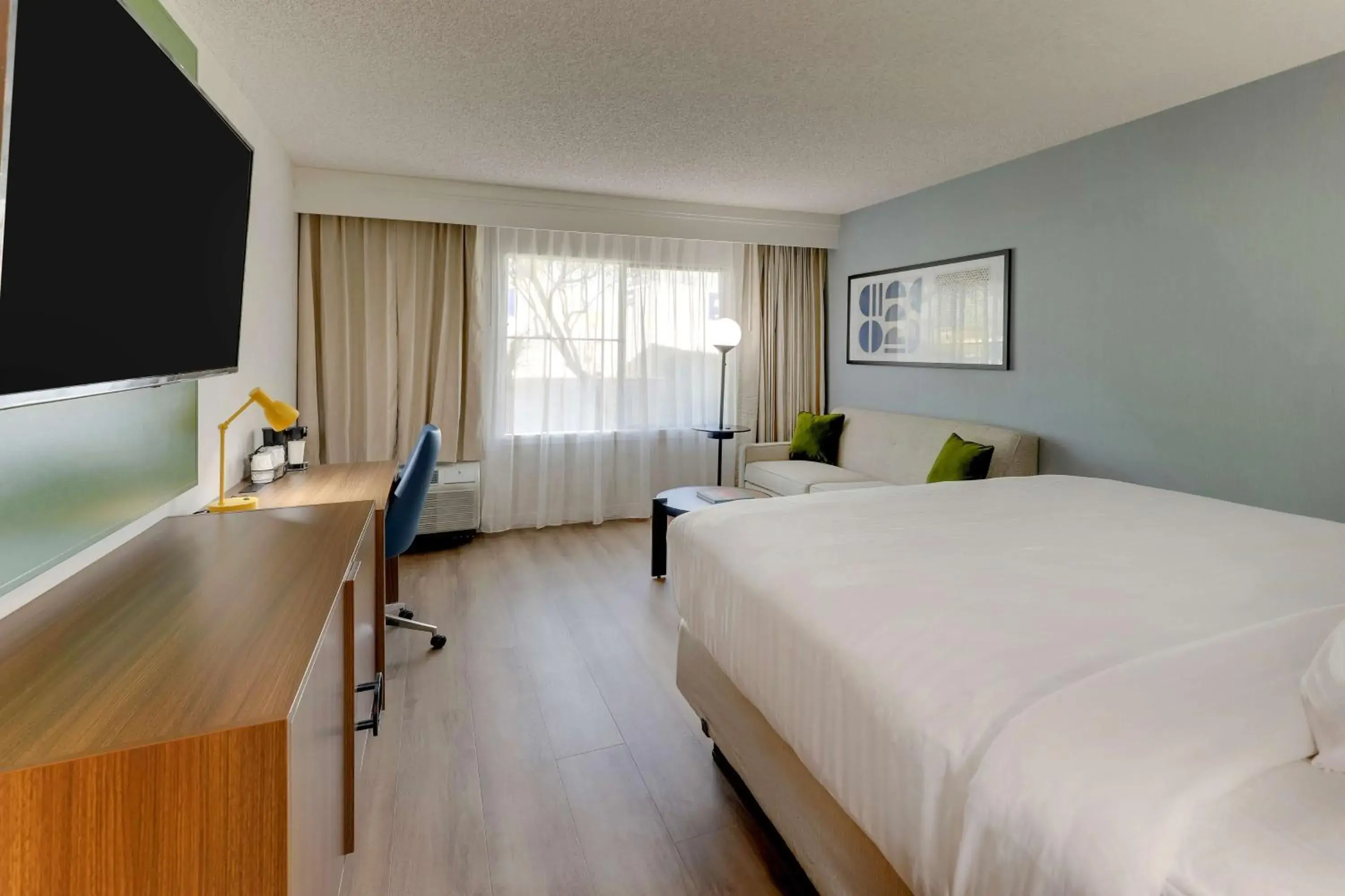 Bedroom, Bed in Sonesta Select Scottsdale at Mayo Clinic Campus Bedroom, Bed in Sonesta Select Scottsdale at Mayo Clinic Campus