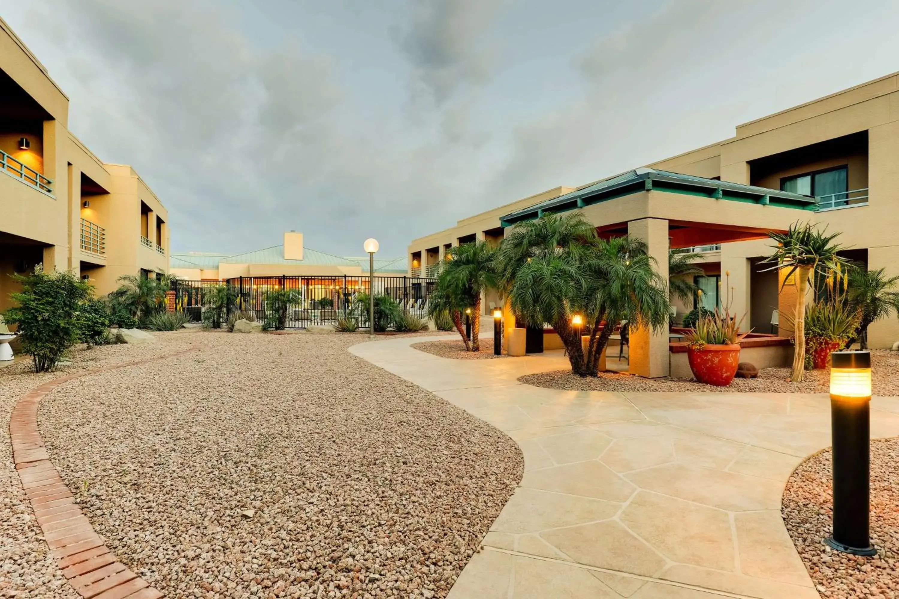 Property building in Sonesta Select Scottsdale at Mayo Clinic Campus Property building in Sonesta Select Scottsdale at Mayo Clinic Campus