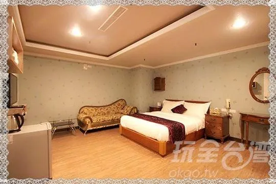 Bed in Ya Tai Hotel