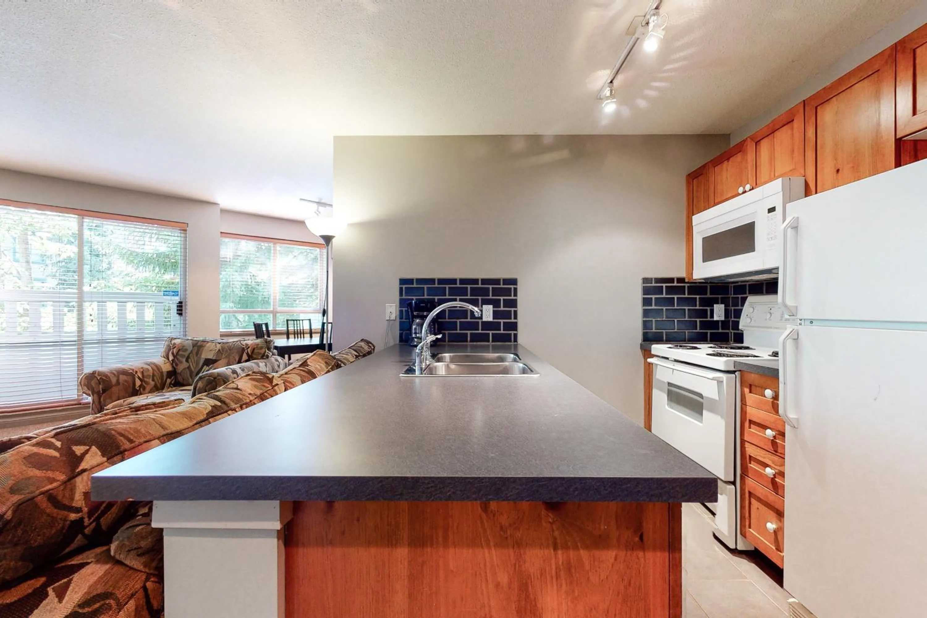 Town Plaza, Unit 256