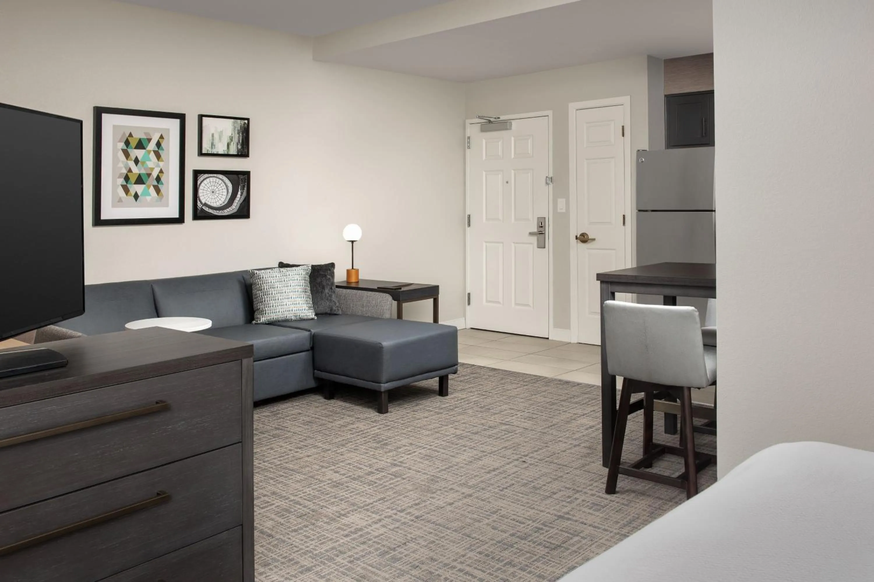 Living room, Bed in Residence Inn by Marriott Phoenix Airport