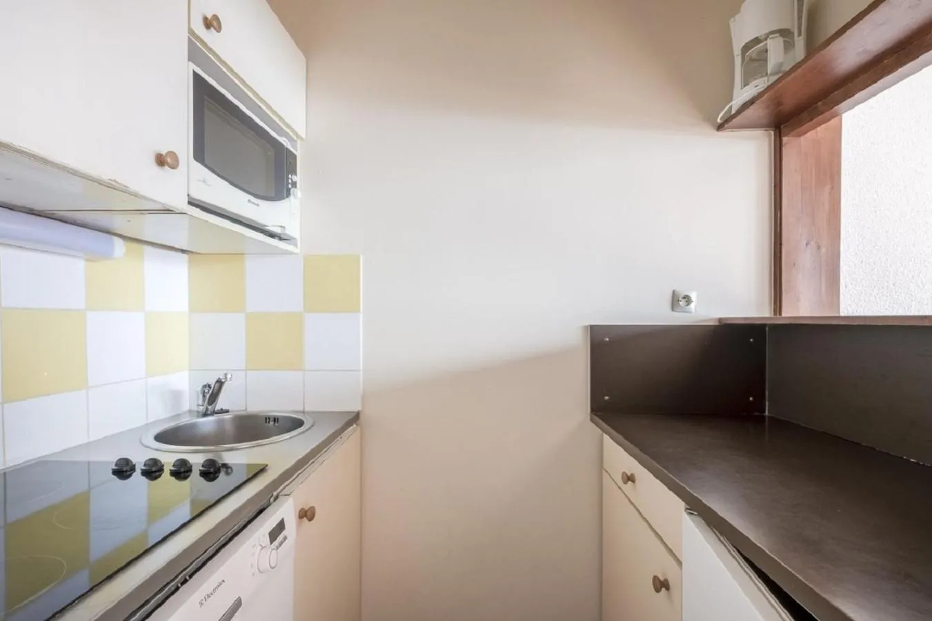 Kitchen or kitchenette in Residence Les Fontaines Blanches - maeva Home