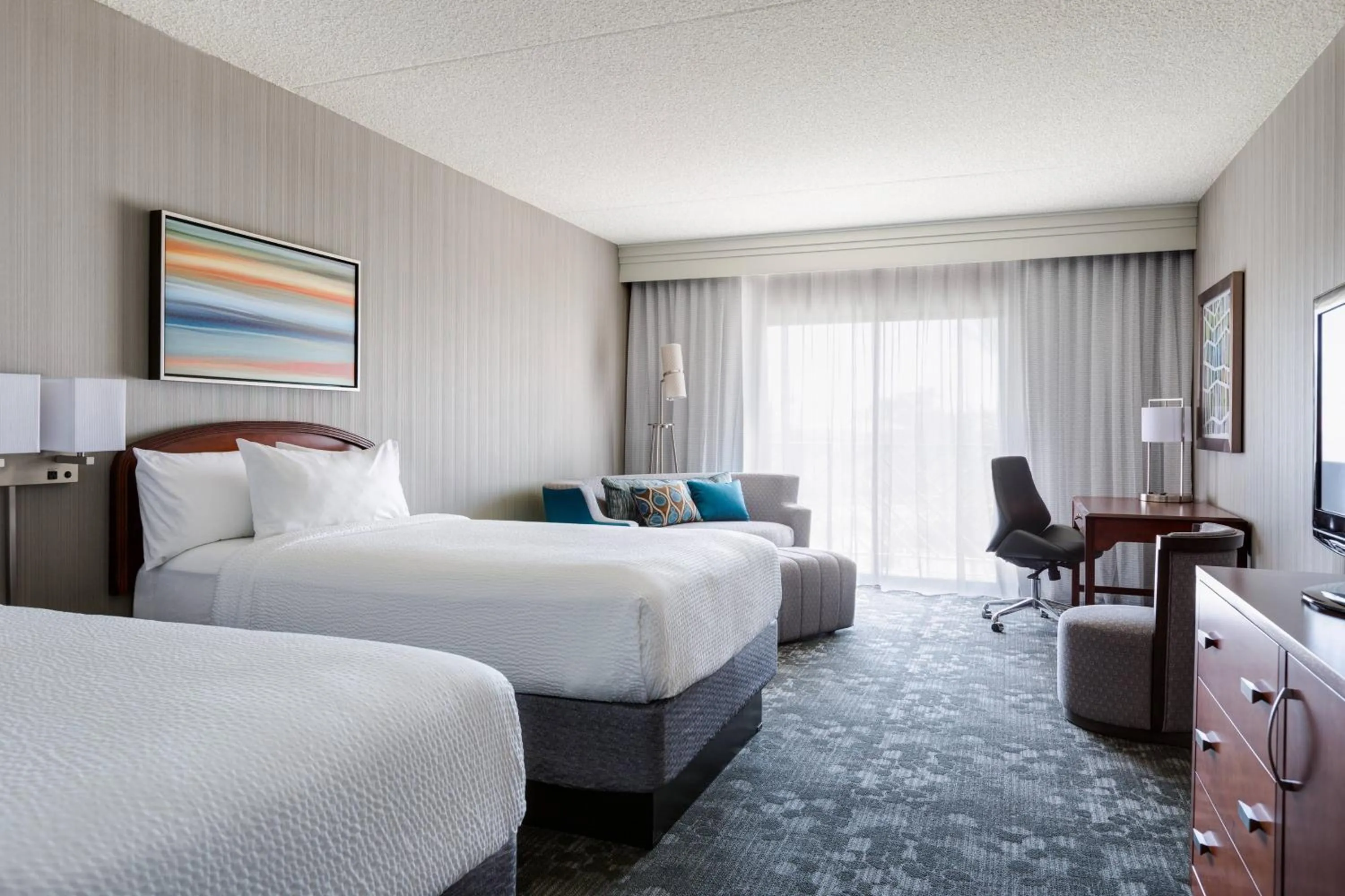 Photo of the whole room, Bed in Courtyard by Marriott Scottsdale Old Town