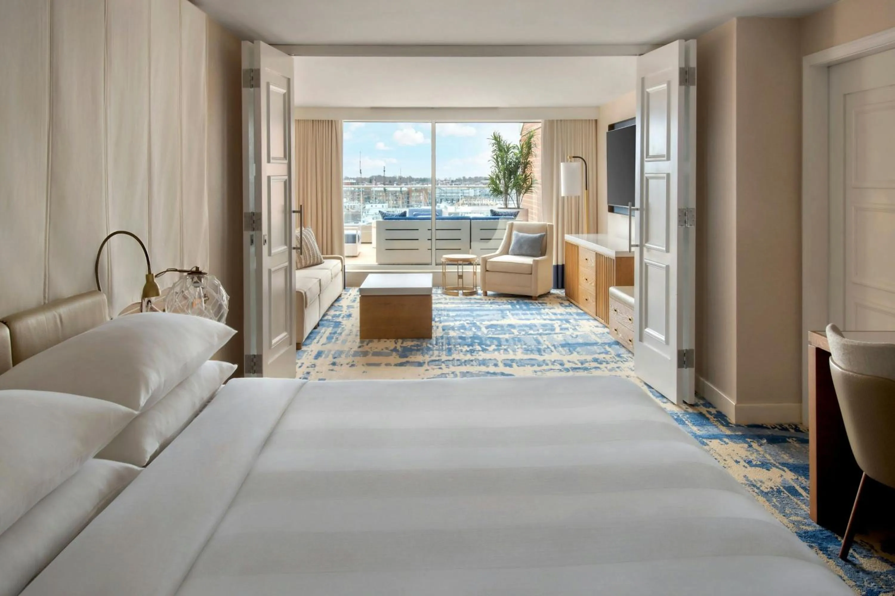 Bedroom, Bed in Newport Marriott Hotel & Spa