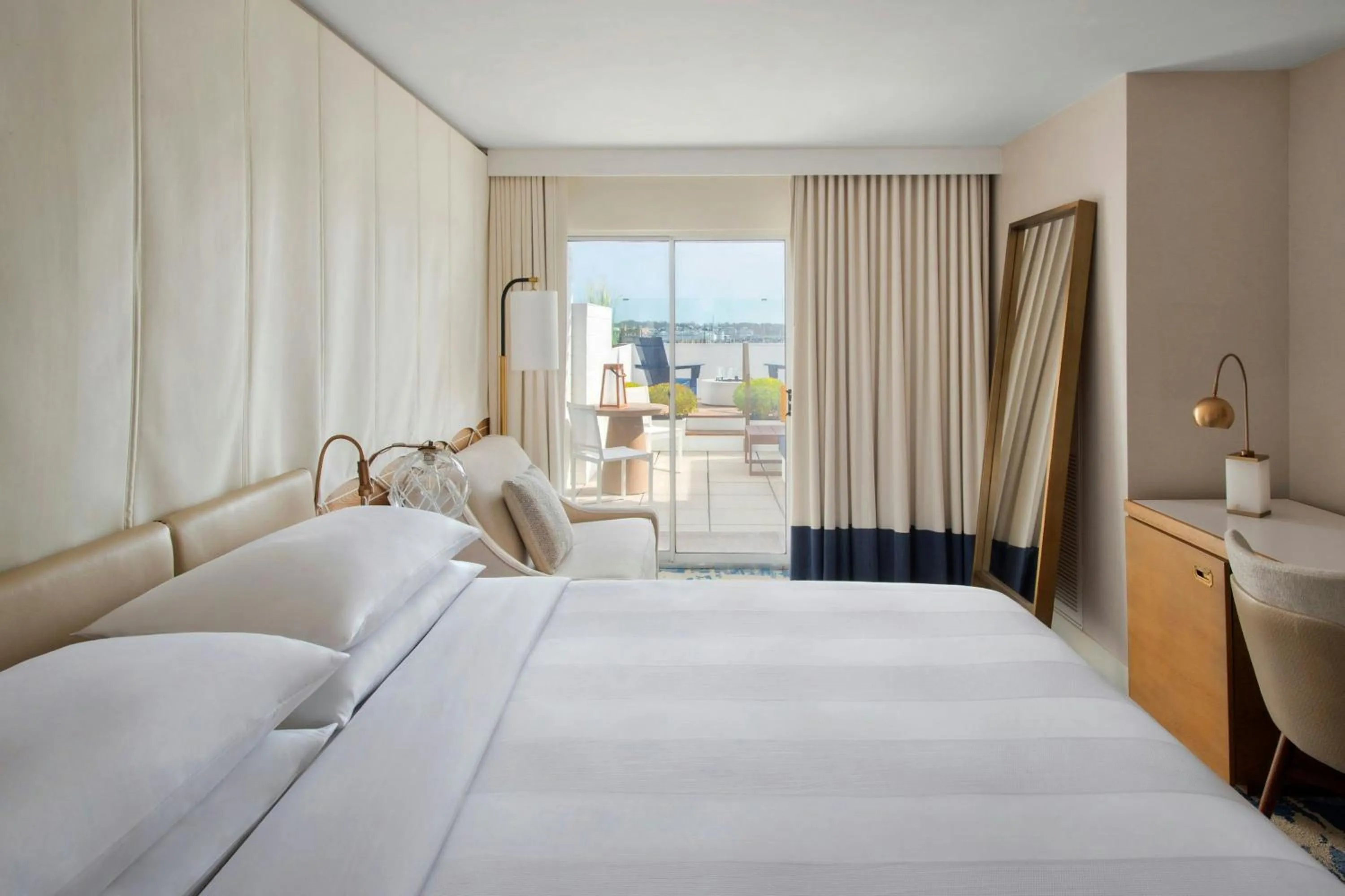 Photo of the whole room, Bed in Newport Marriott Hotel & Spa