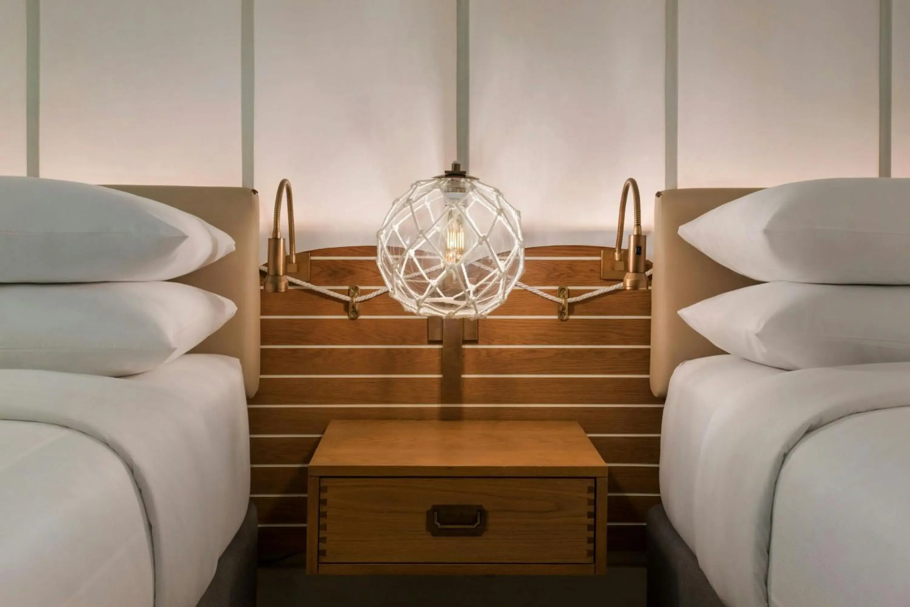 Queen Room with Two Queen Beds Hearing Accessible in Newport Marriott Hotel & Spa Queen Room with Two Queen Beds Hearing Accessible in Newport Marriott Hotel & Spa