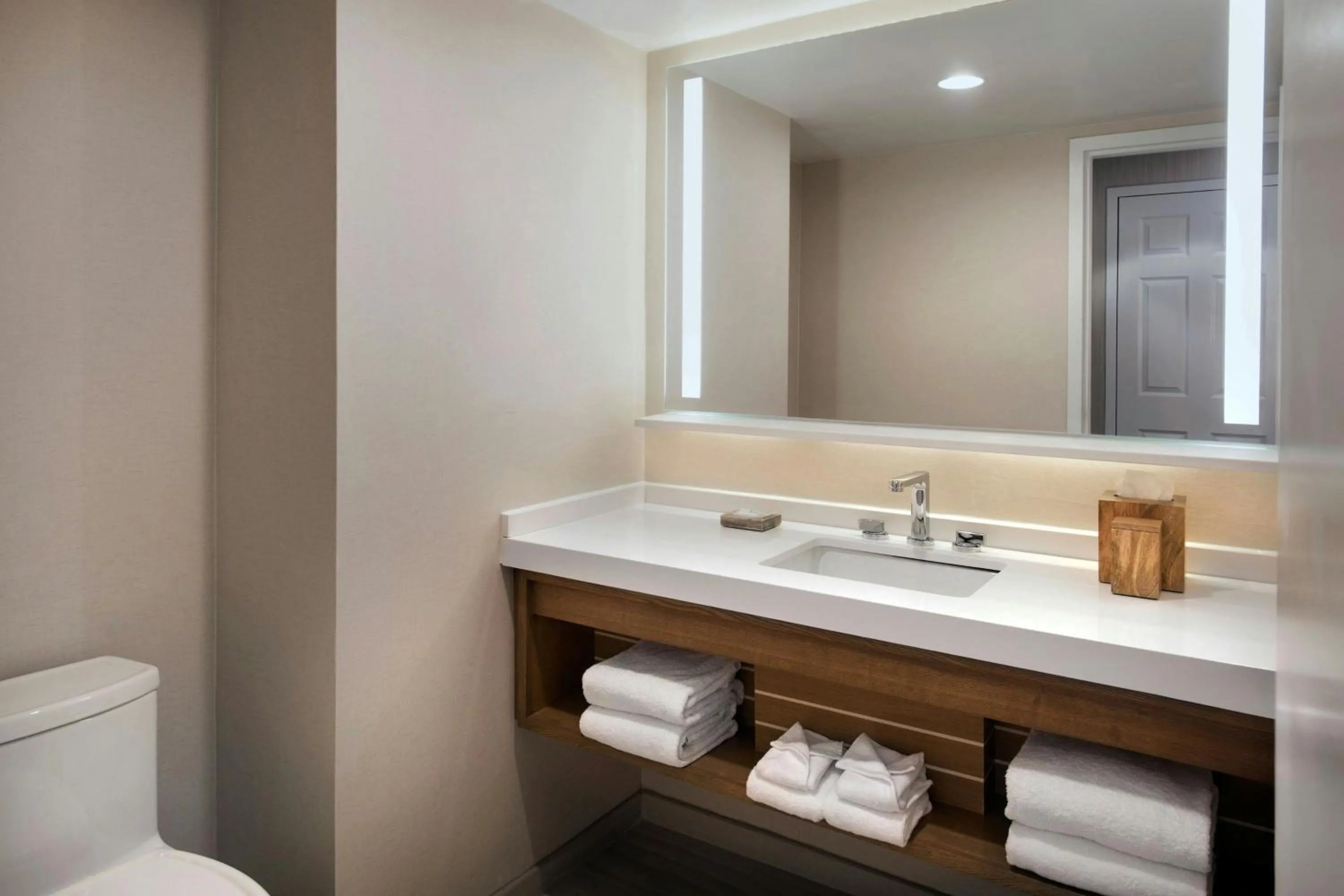 Bathroom in Newport Marriott Hotel & Spa