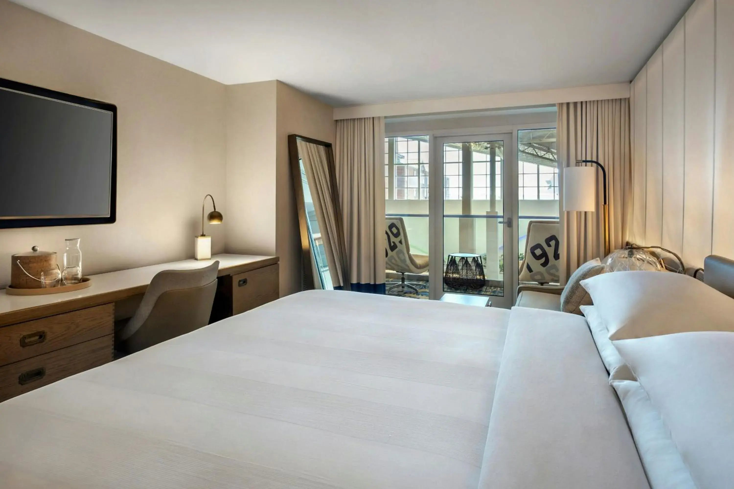 King Room with Interior Balcony in Newport Marriott Hotel & Spa King Room with Interior Balcony in Newport Marriott Hotel & Spa