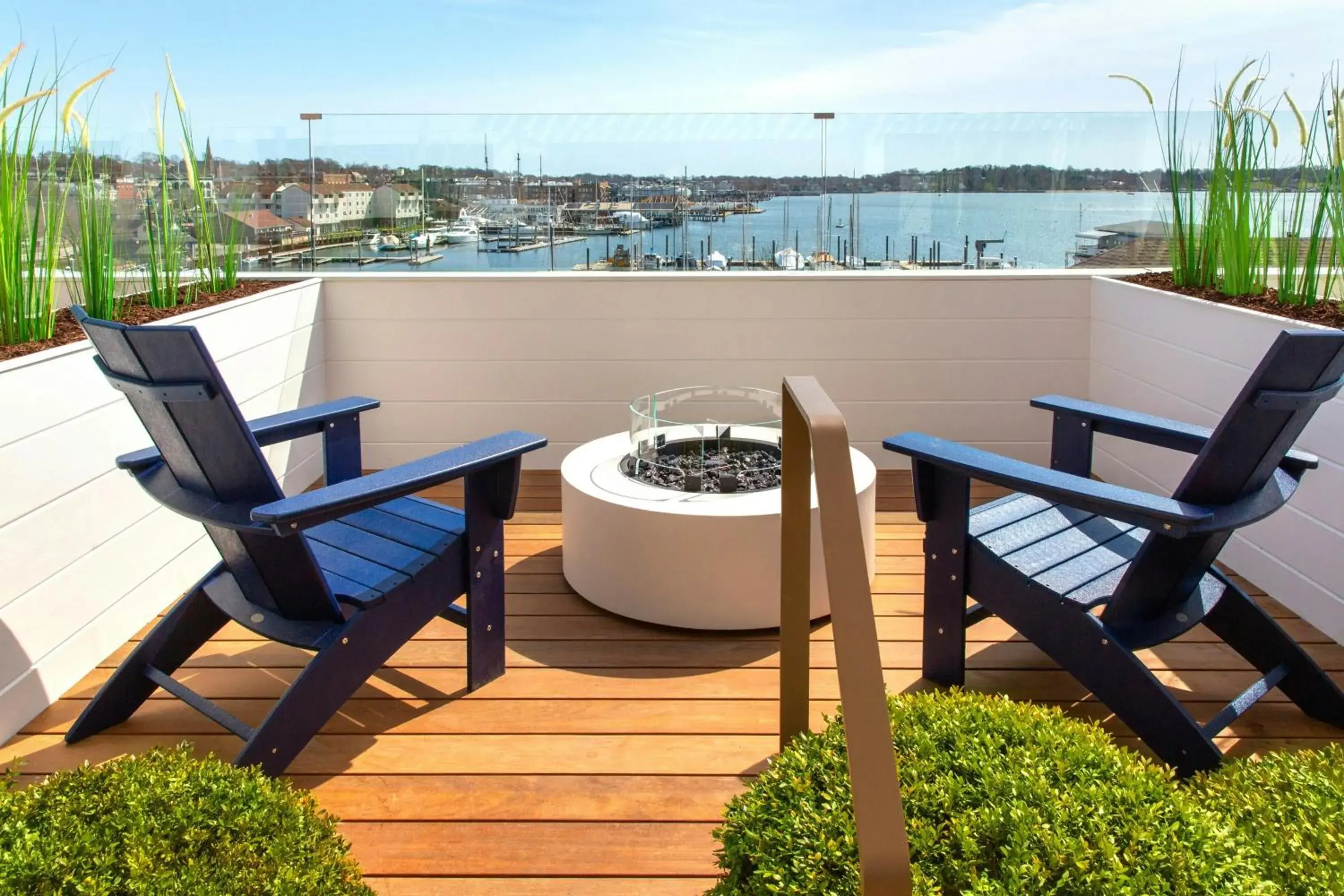 Queen Room with Two Queen Beds and Balcony - Water View in Newport Marriott Hotel & Spa Queen Room with Two Queen Beds and Balcony - Water View in Newport Marriott Hotel & Spa