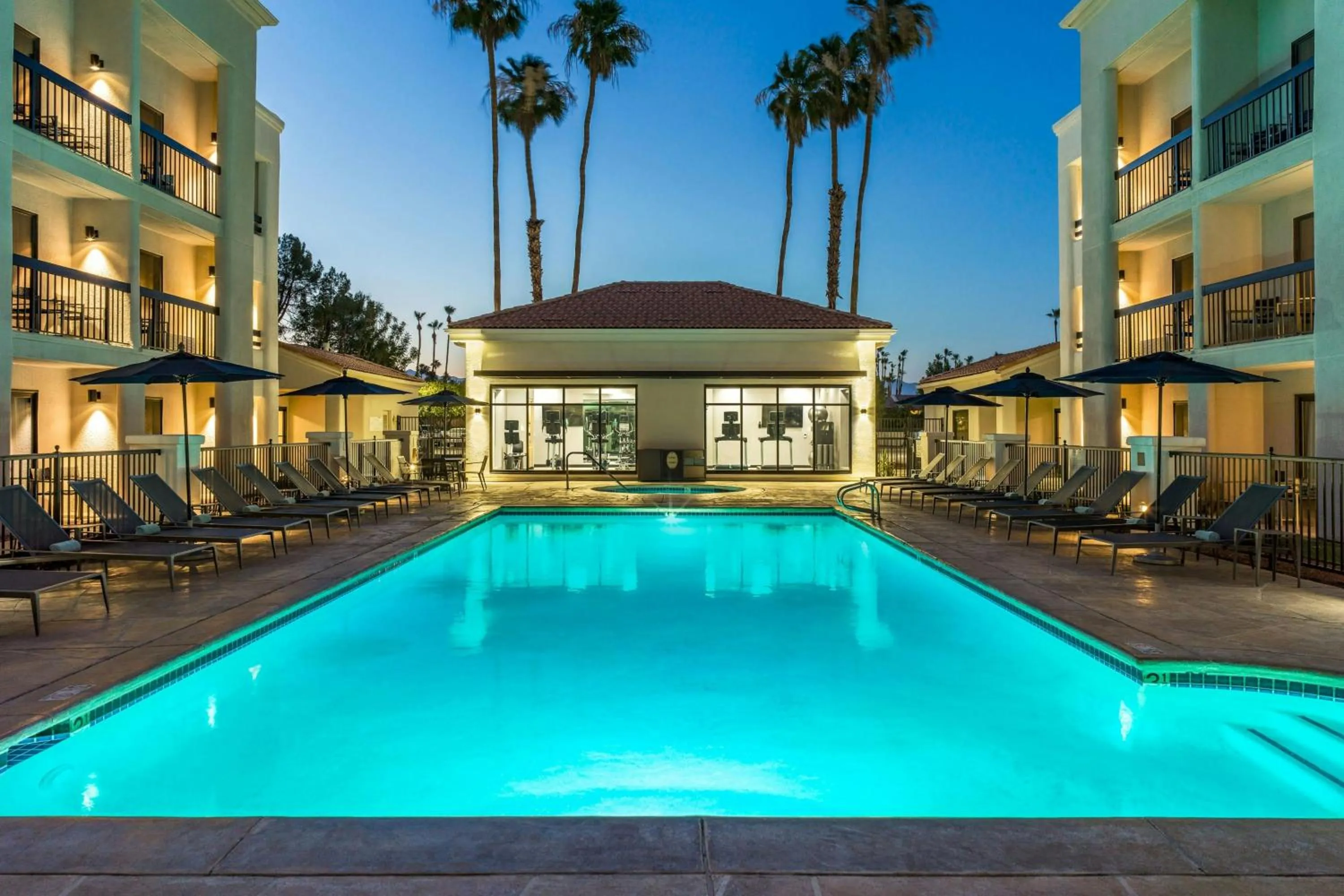 Swimming pool in Courtyard by Marriott Palm Springs