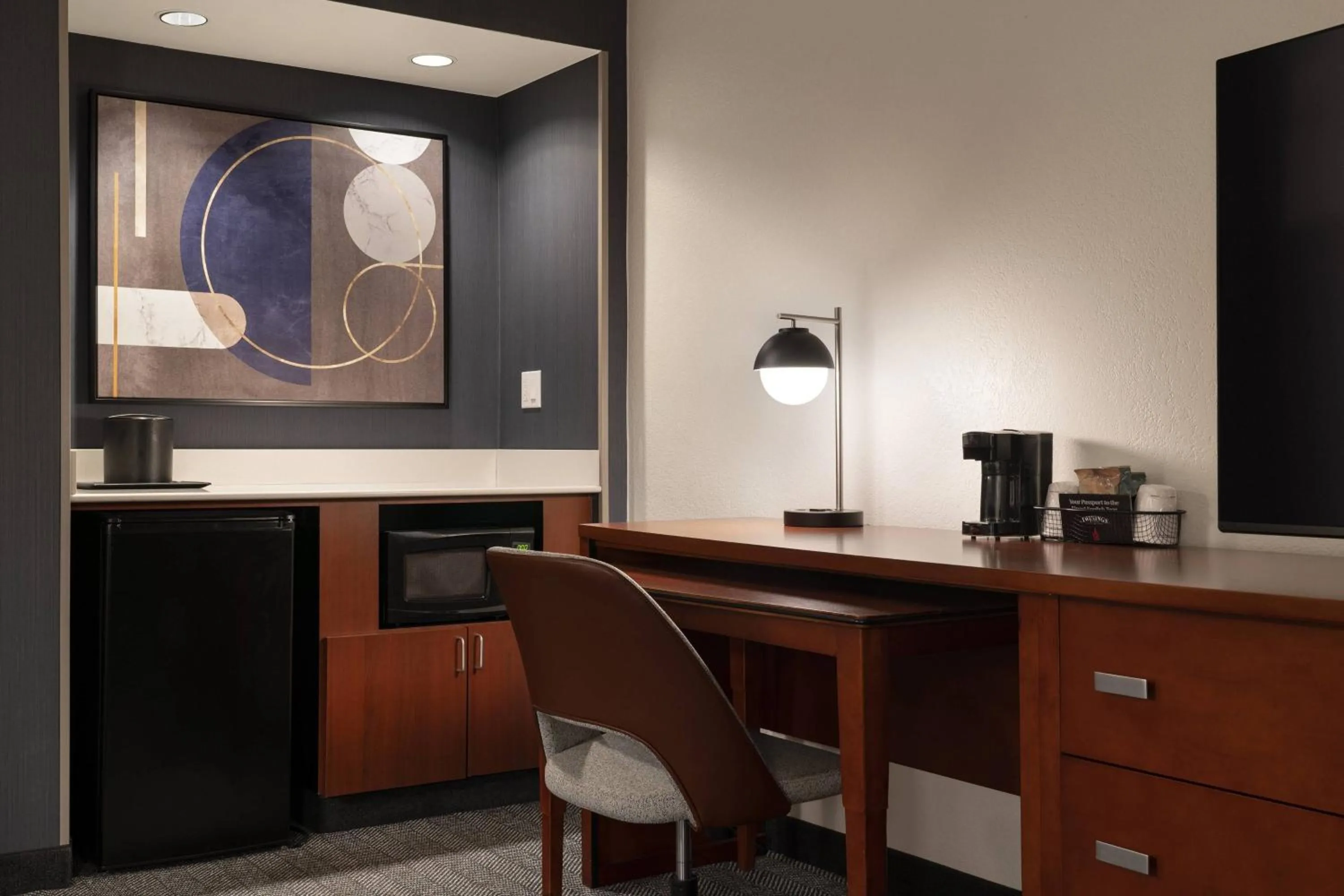 Lounge or bar in Courtyard by Marriott Palm Springs