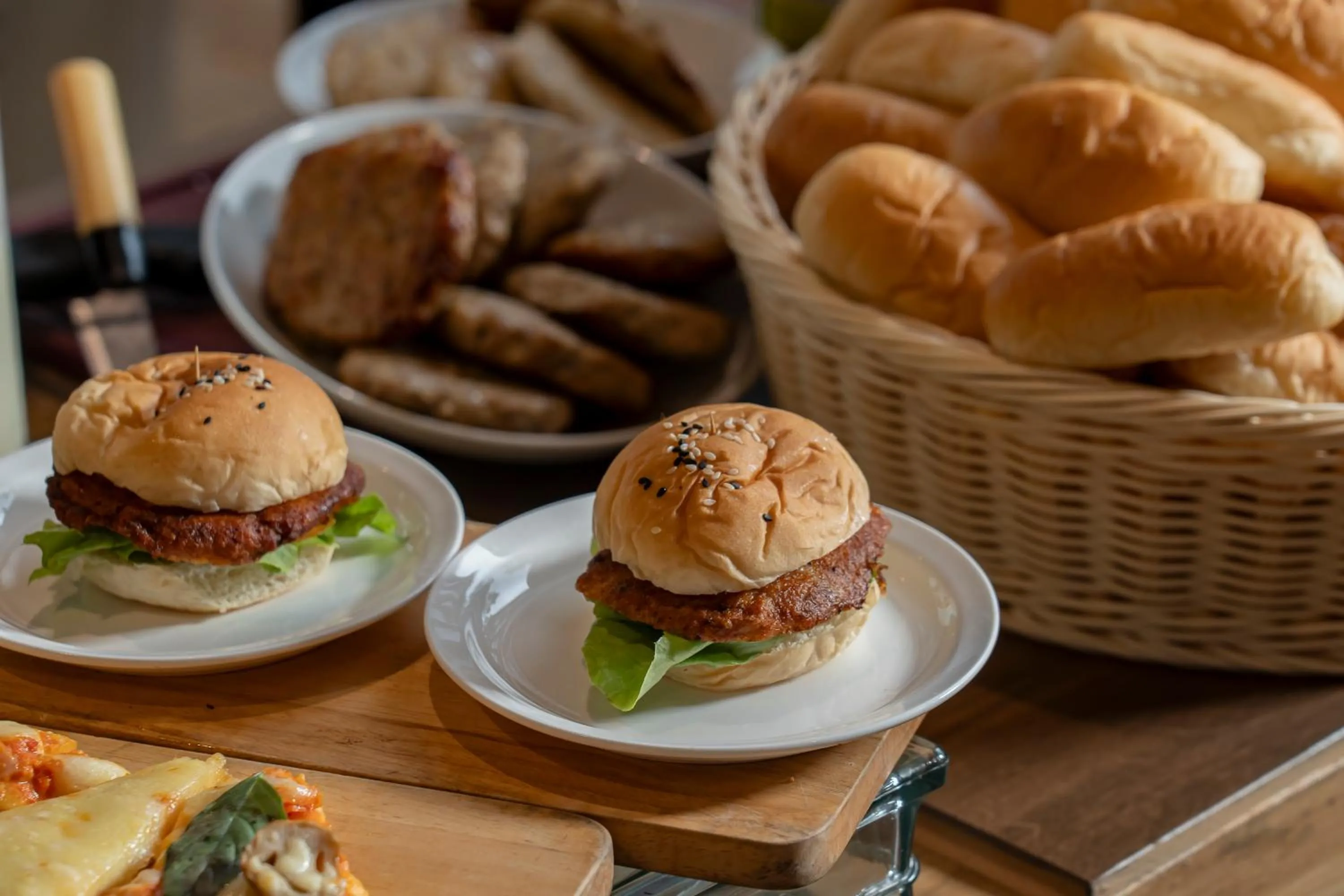 Restaurant/places to eat in Arden Hotel and Residence by At Mind