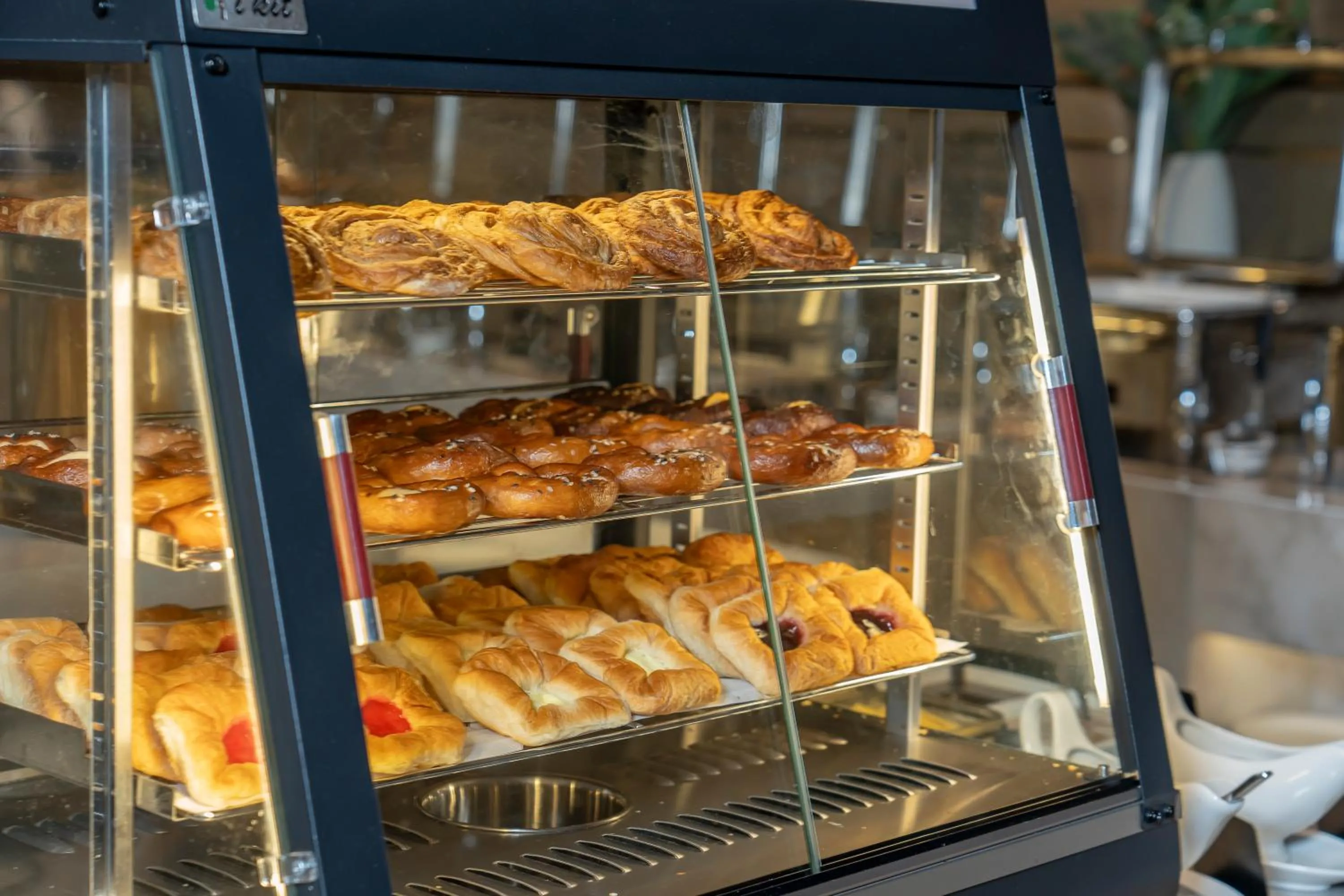 Buffet breakfast in Arden Hotel and Residence by At Mind