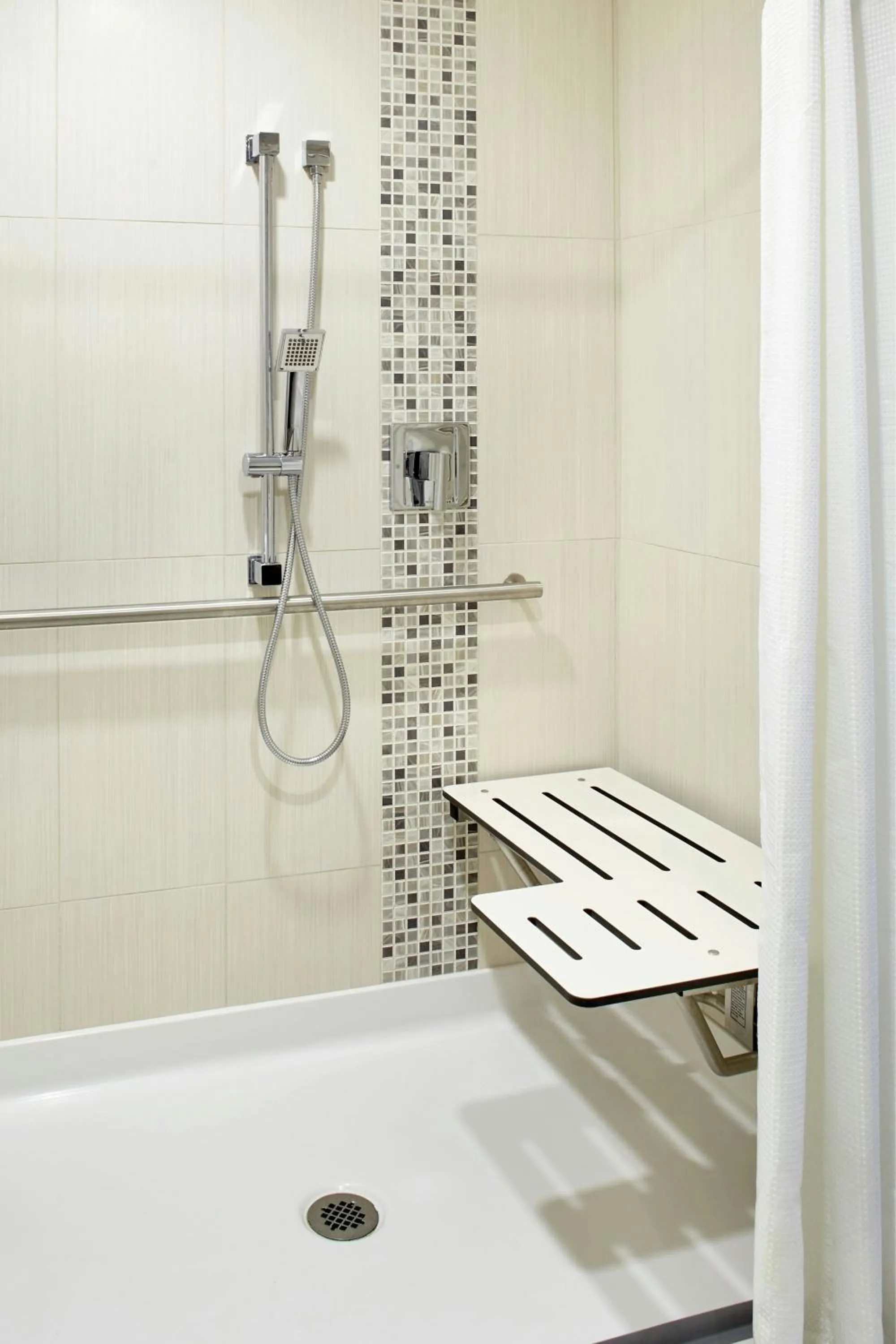 Bathroom in Raleigh Marriott Crabtree Valley