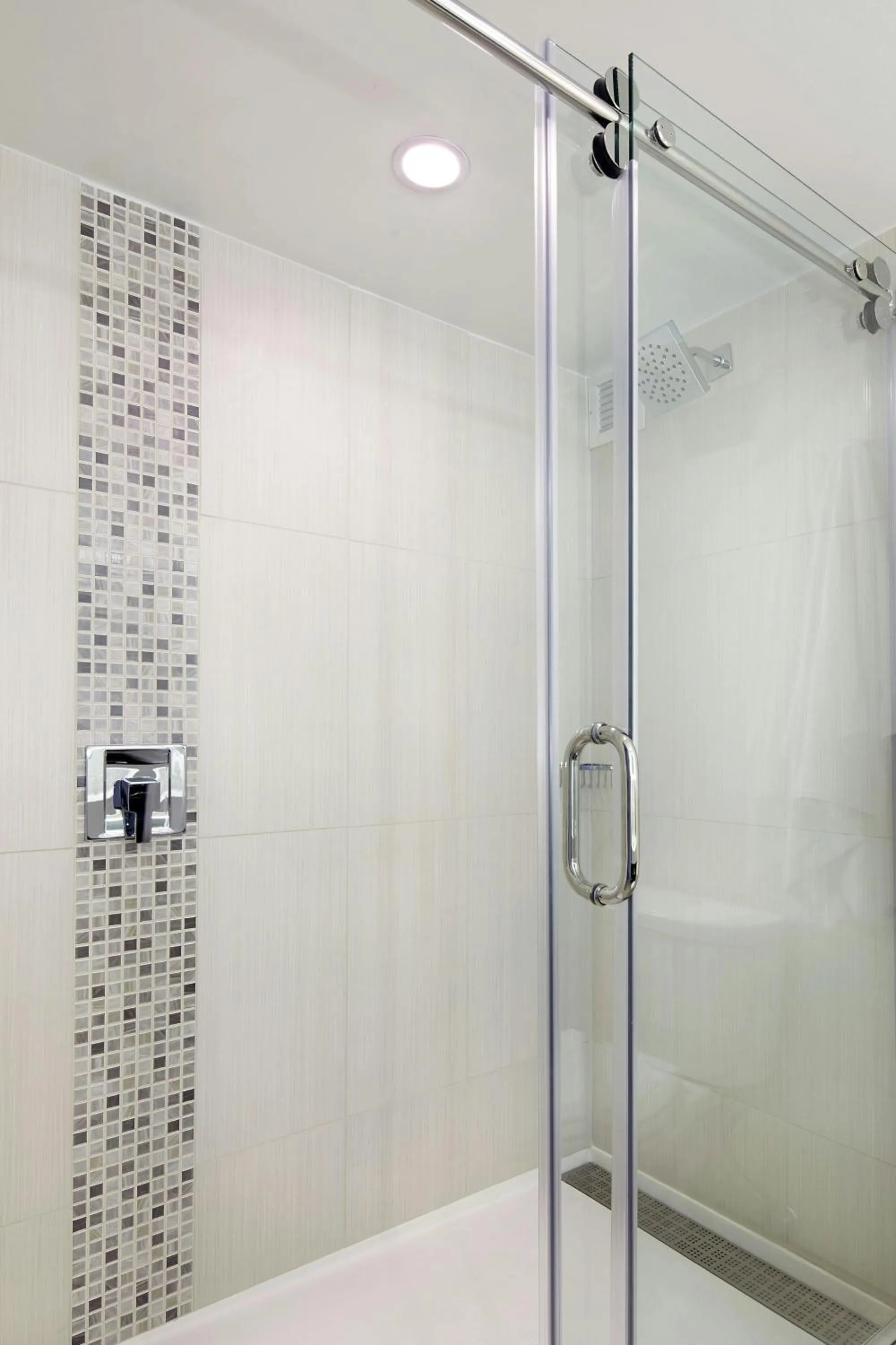 Bathroom in Raleigh Marriott Crabtree Valley