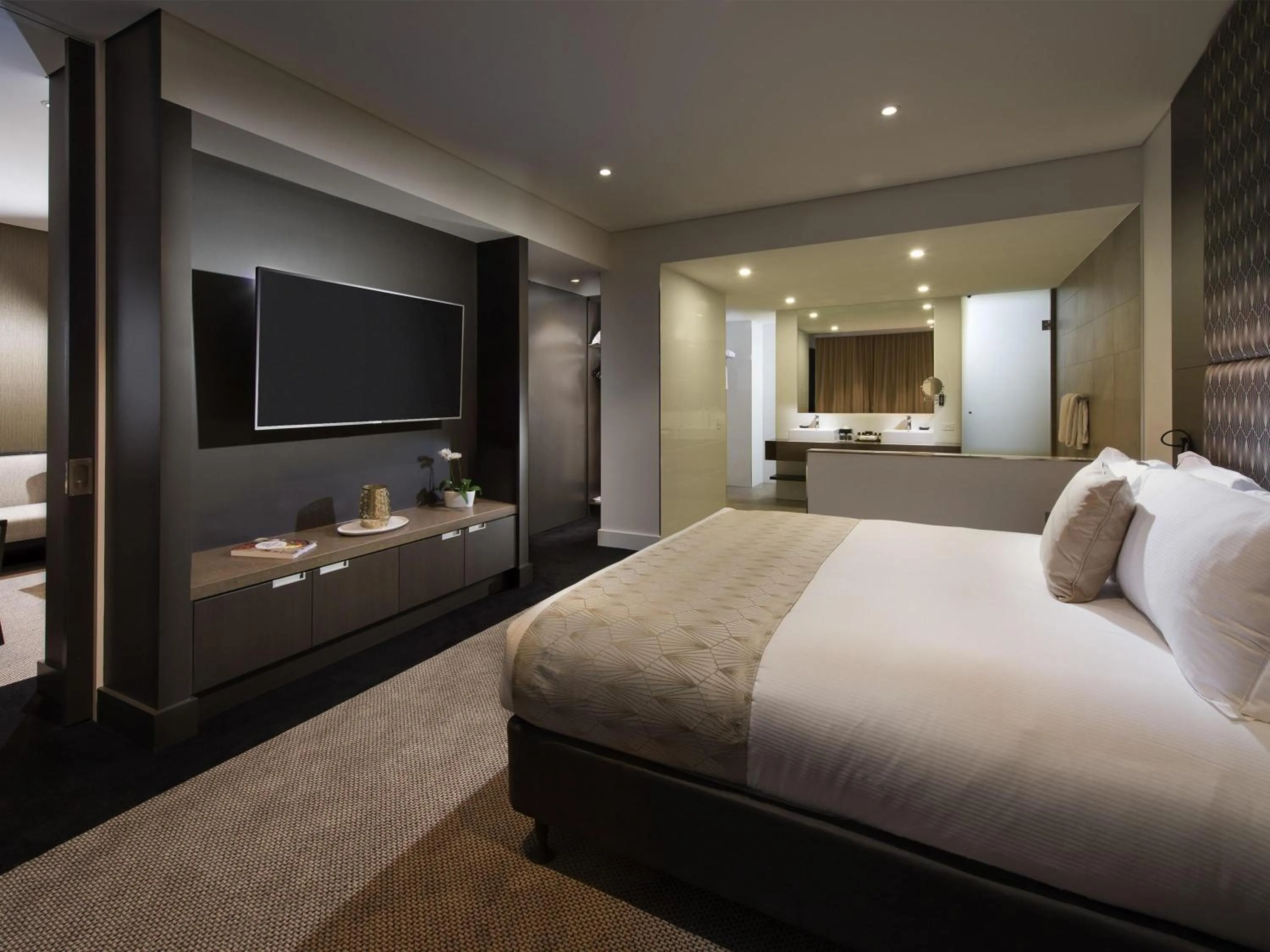 Bedroom, Bed in Pullman Brisbane Airport