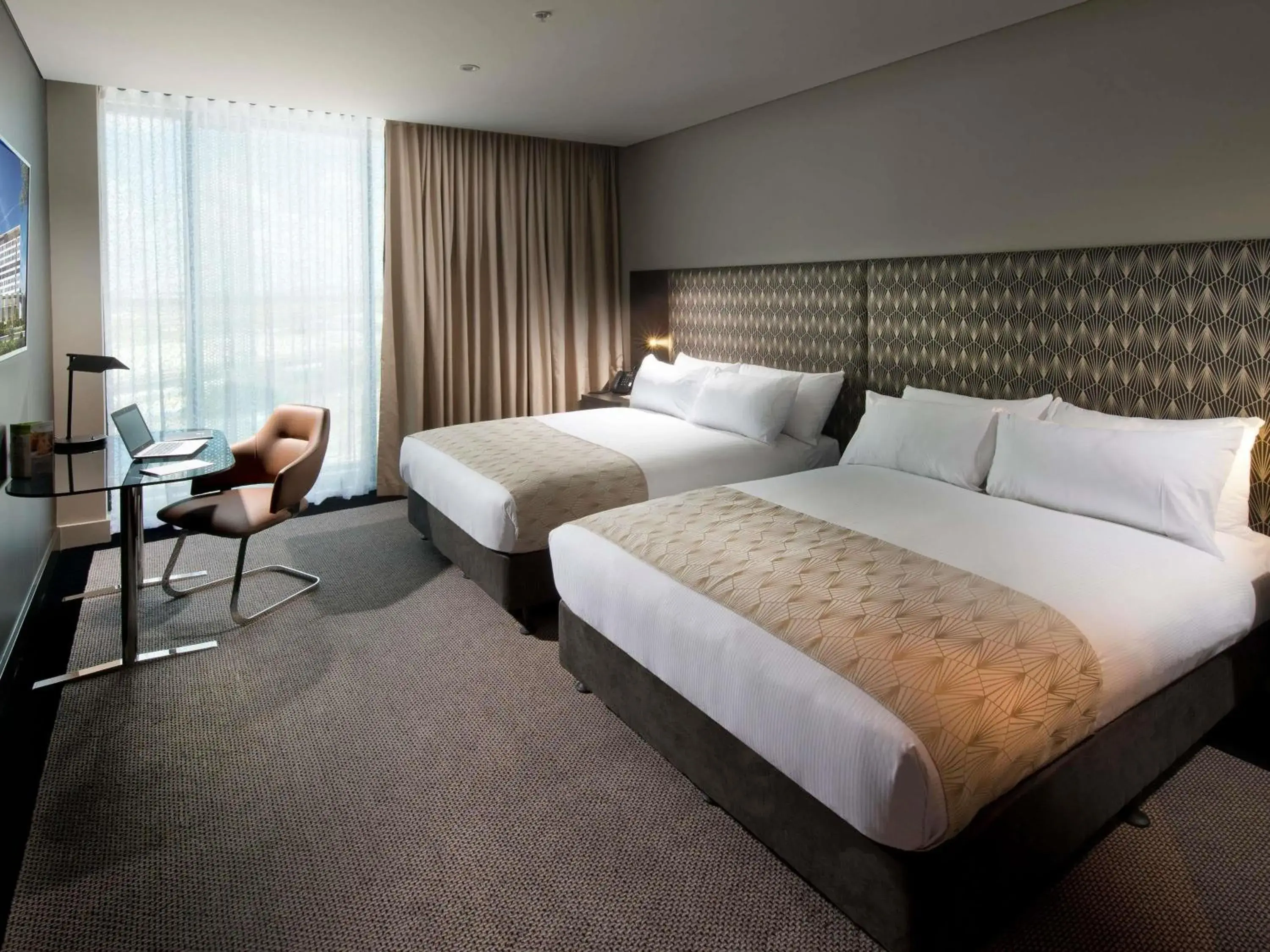 Property building, Bed in Pullman Brisbane Airport Property building, Bed in Pullman Brisbane Airport