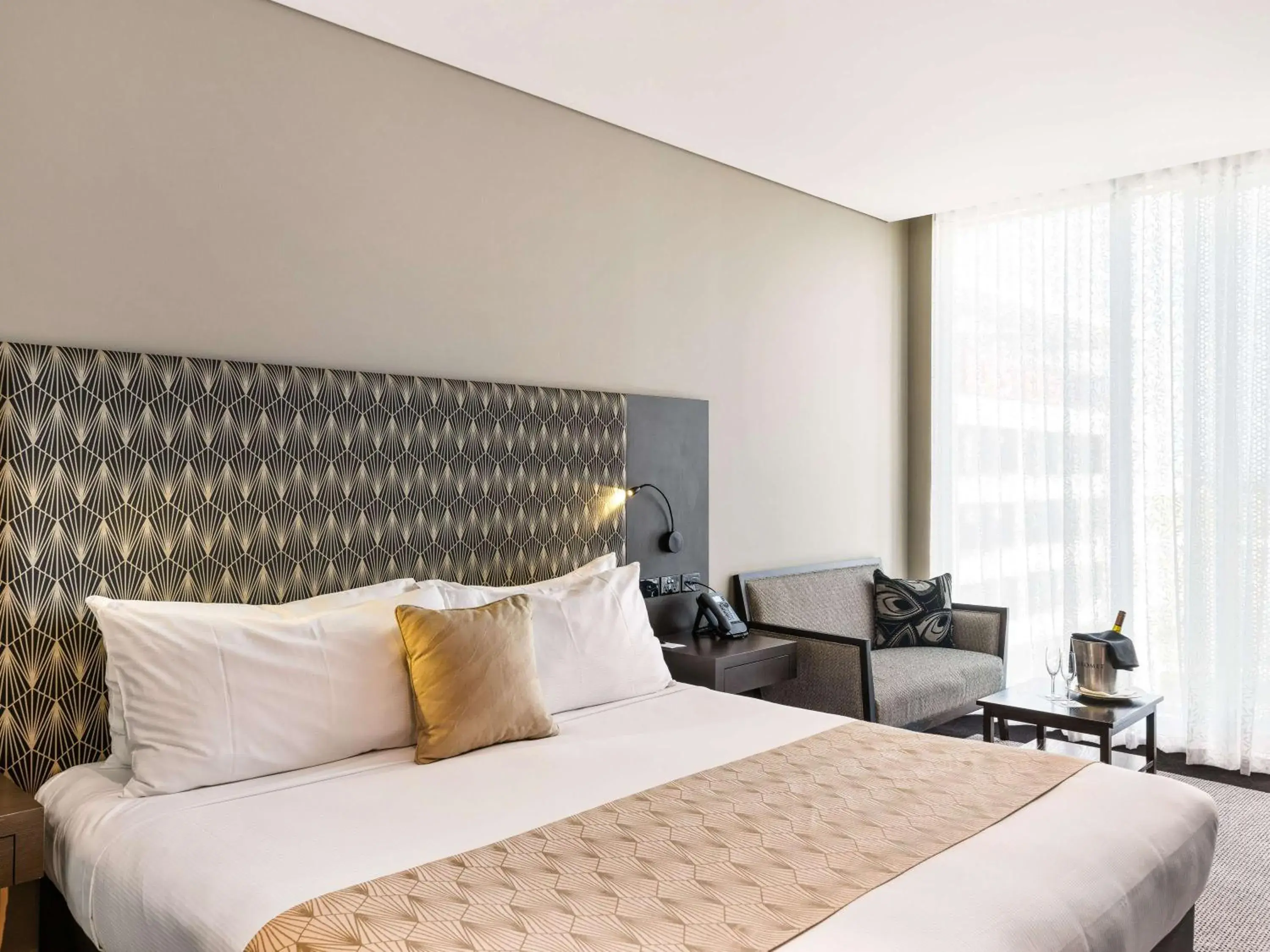 Bedroom, Bed in Pullman Brisbane Airport Bedroom, Bed in Pullman Brisbane Airport