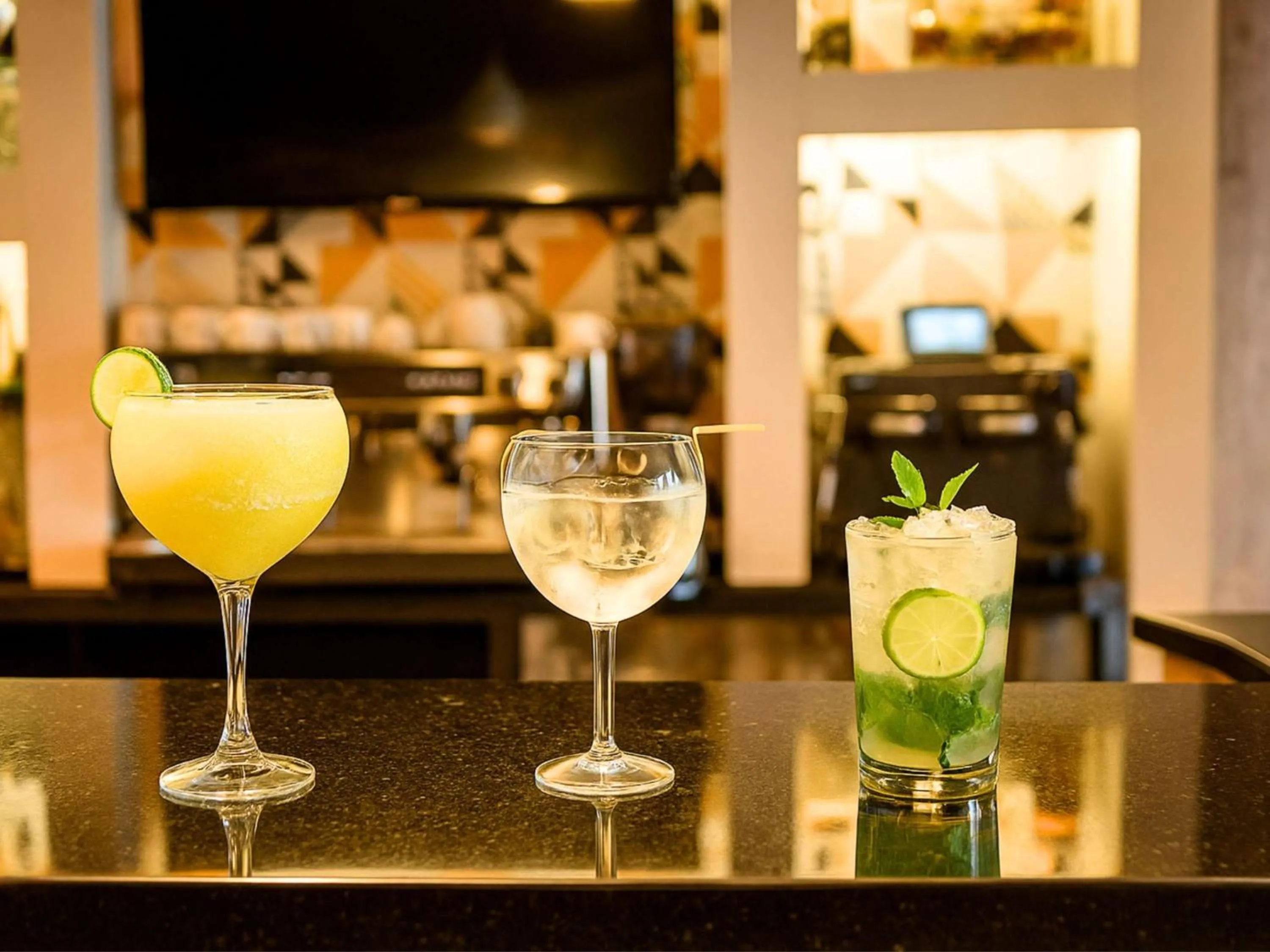 Lounge or bar in ibis Sao Bernardo do Campo