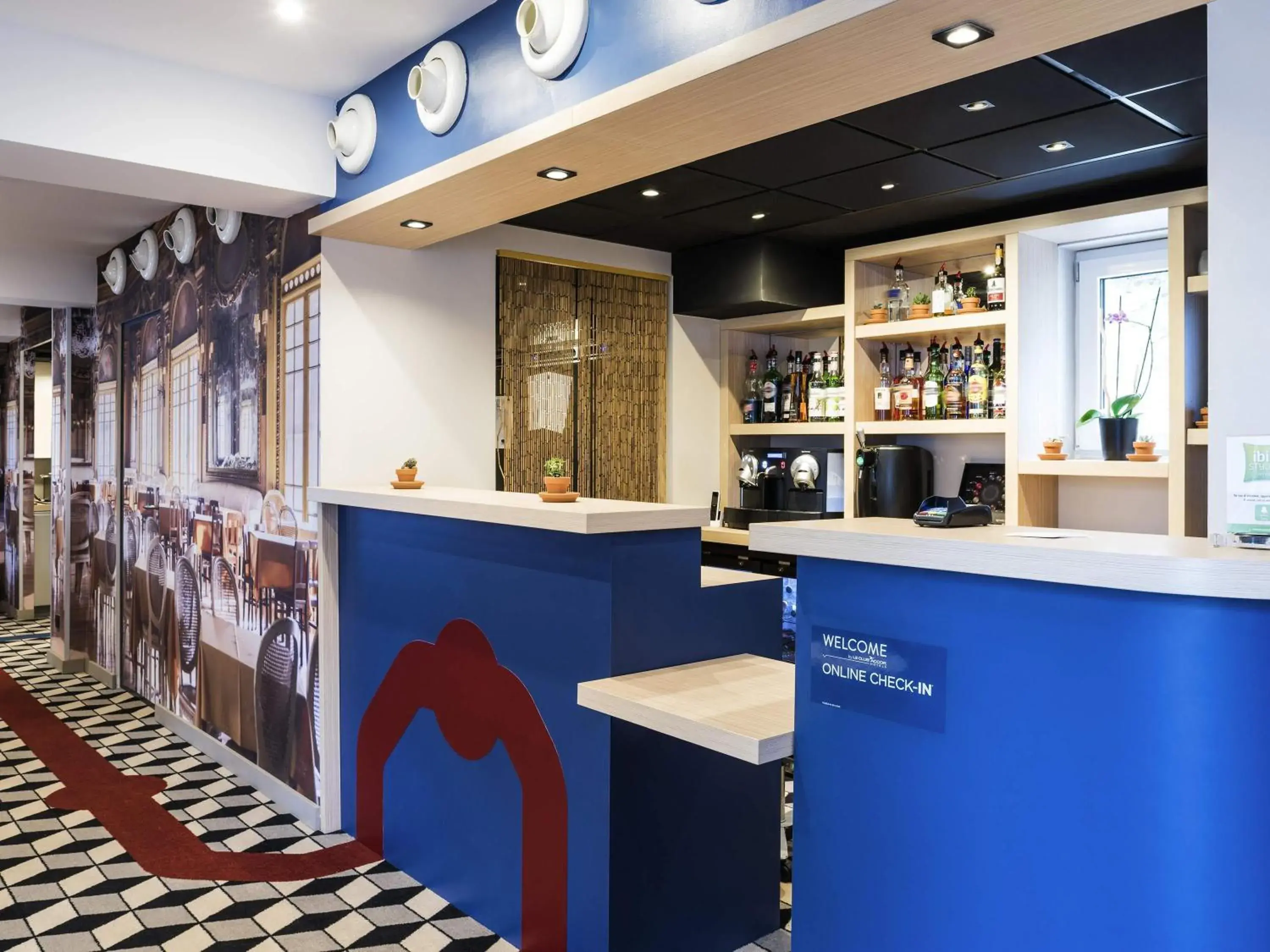Lounge or bar in ibis Styles Clamart Gare Grand Paris Lounge or bar in ibis Styles Clamart Gare Grand Paris