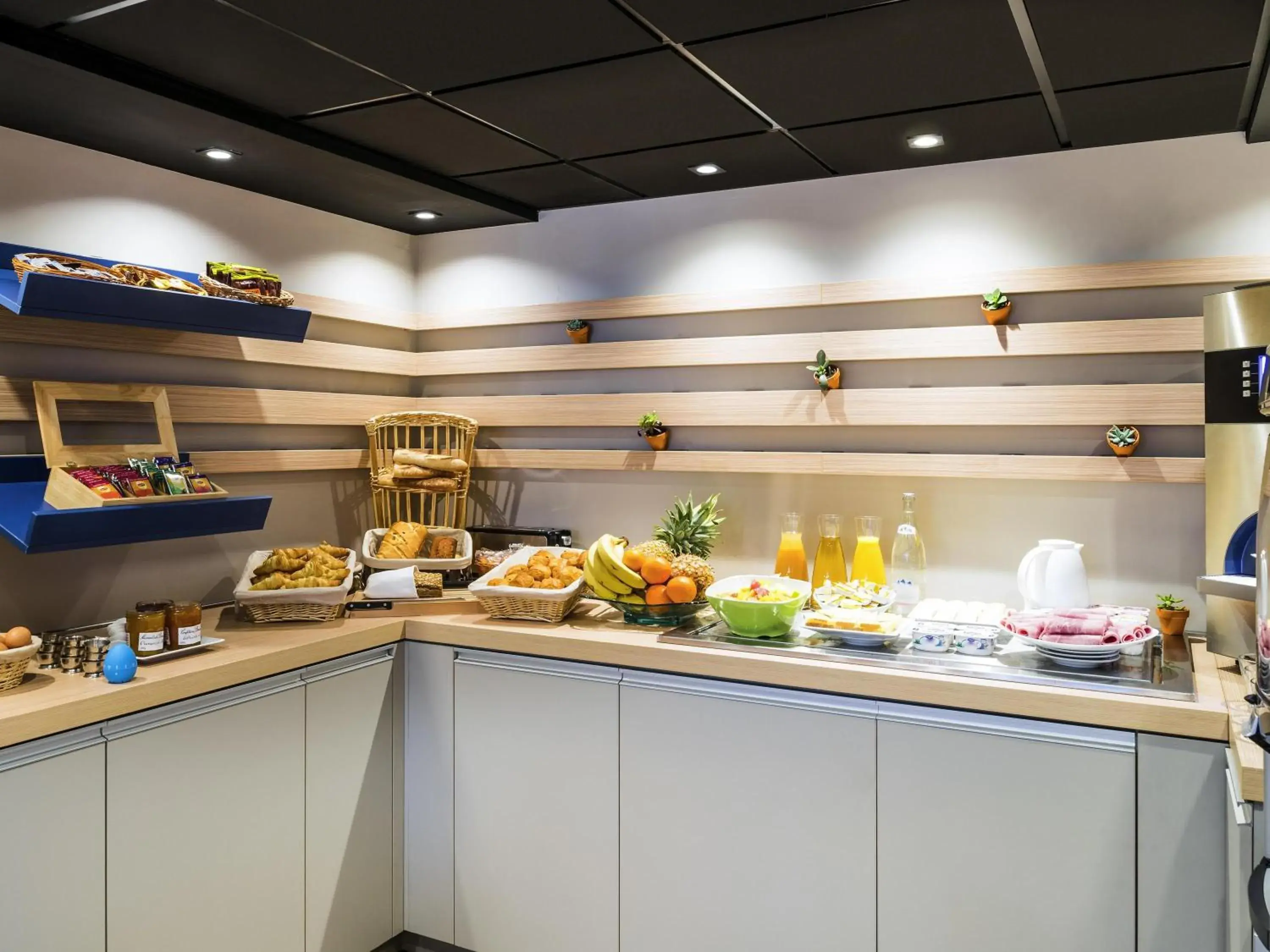 Breakfast in ibis Styles Clamart Gare Grand Paris Breakfast in ibis Styles Clamart Gare Grand Paris