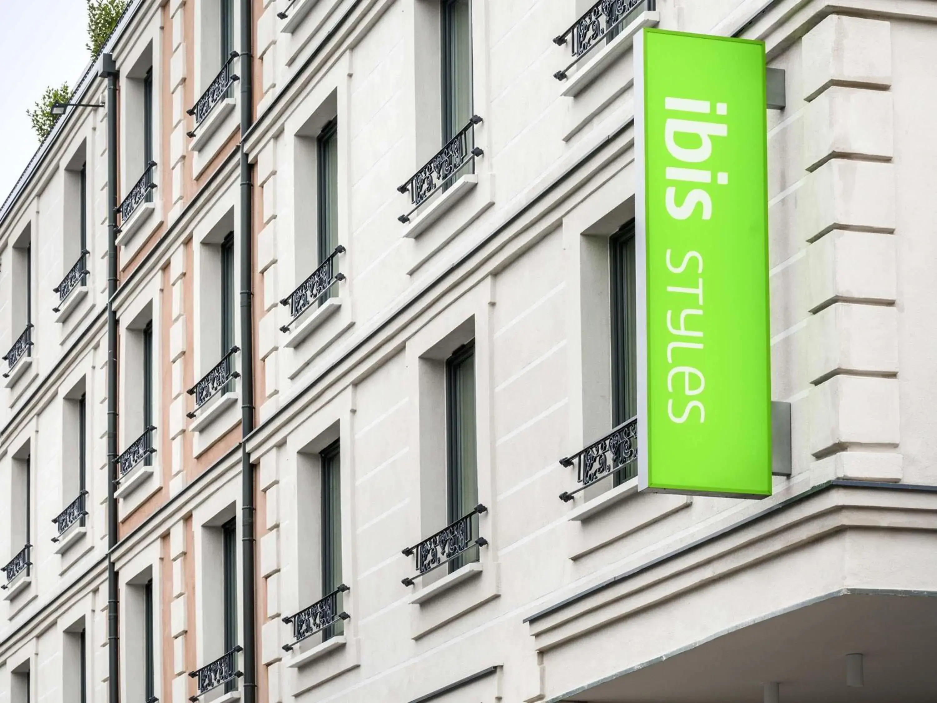 Property building in ibis Styles Clamart Gare Grand Paris Property building in ibis Styles Clamart Gare Grand Paris