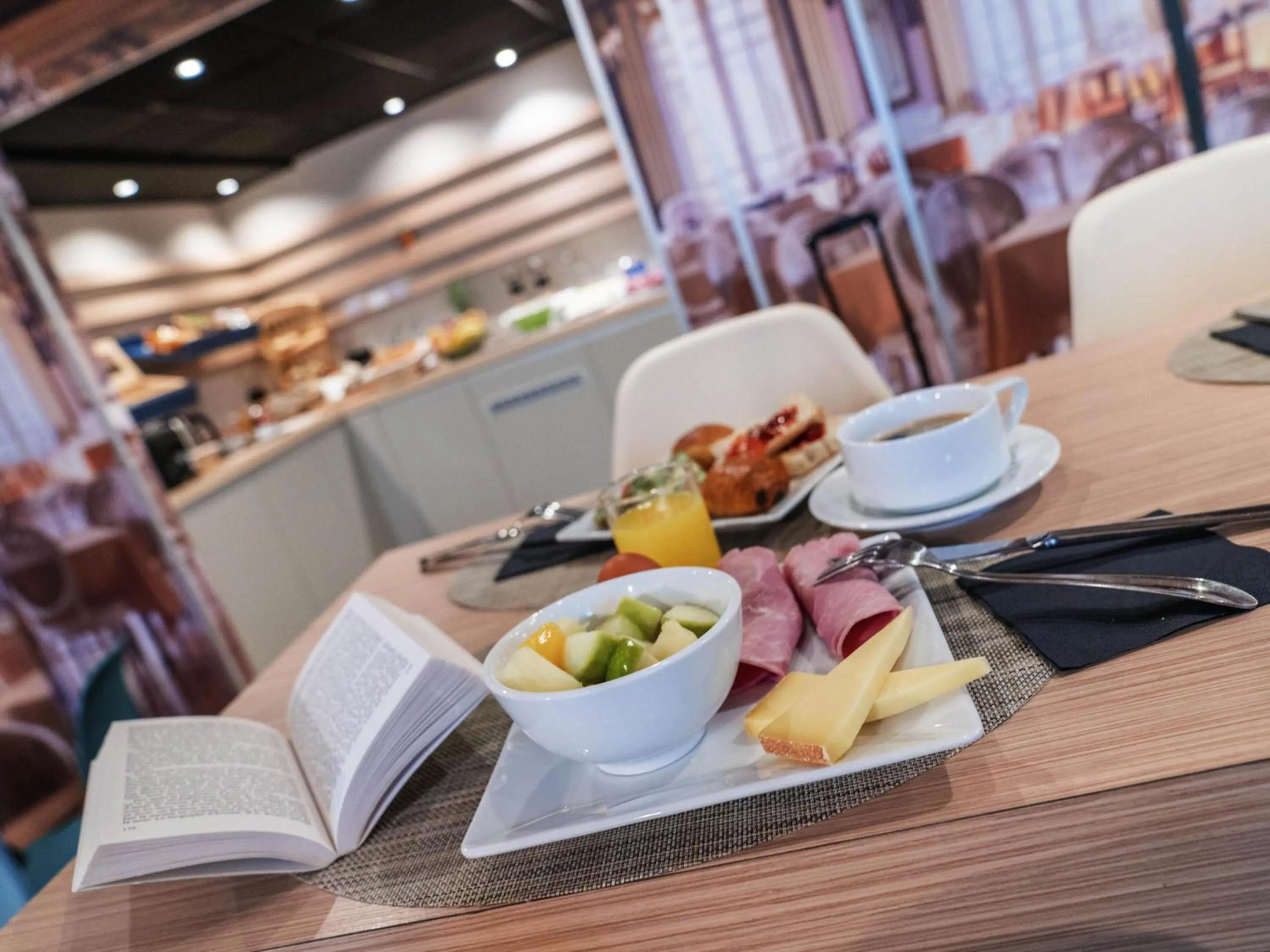 Breakfast in ibis Styles Clamart Gare Grand Paris