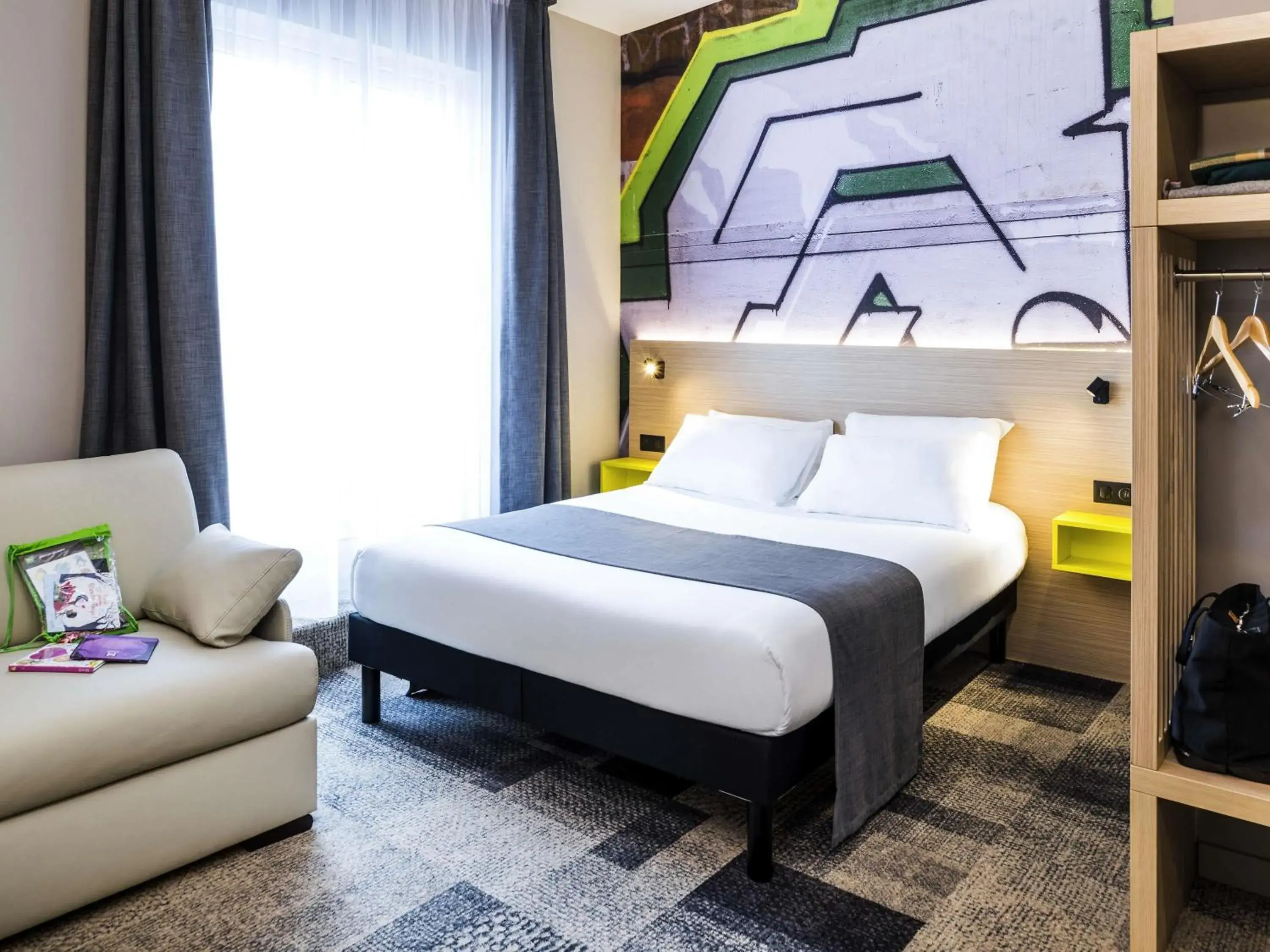 Bedroom, Bed in ibis Styles Clamart Gare Grand Paris Bedroom, Bed in ibis Styles Clamart Gare Grand Paris