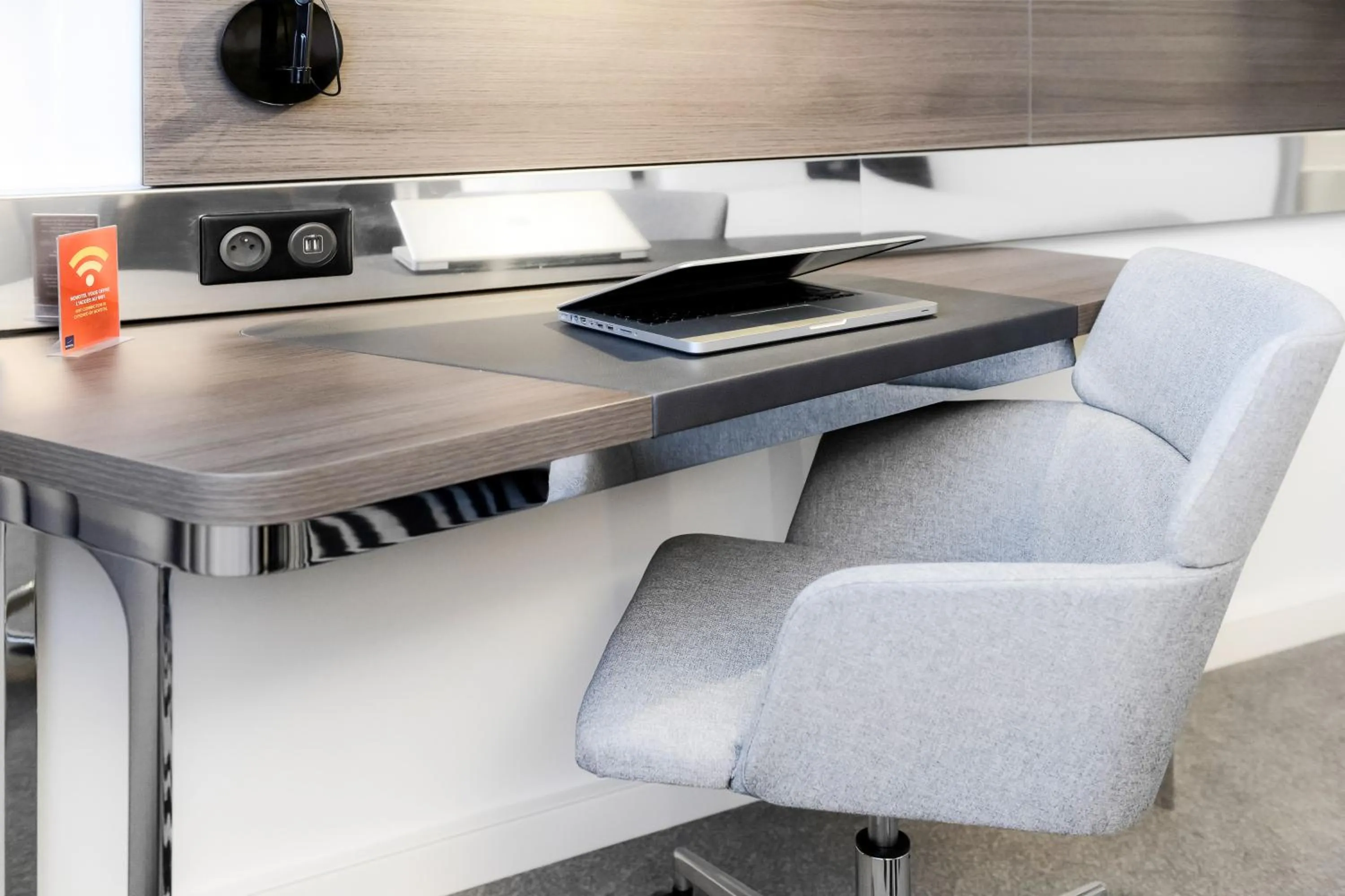 Bedroom in Novotel Paris Coeur d'Orly Airport