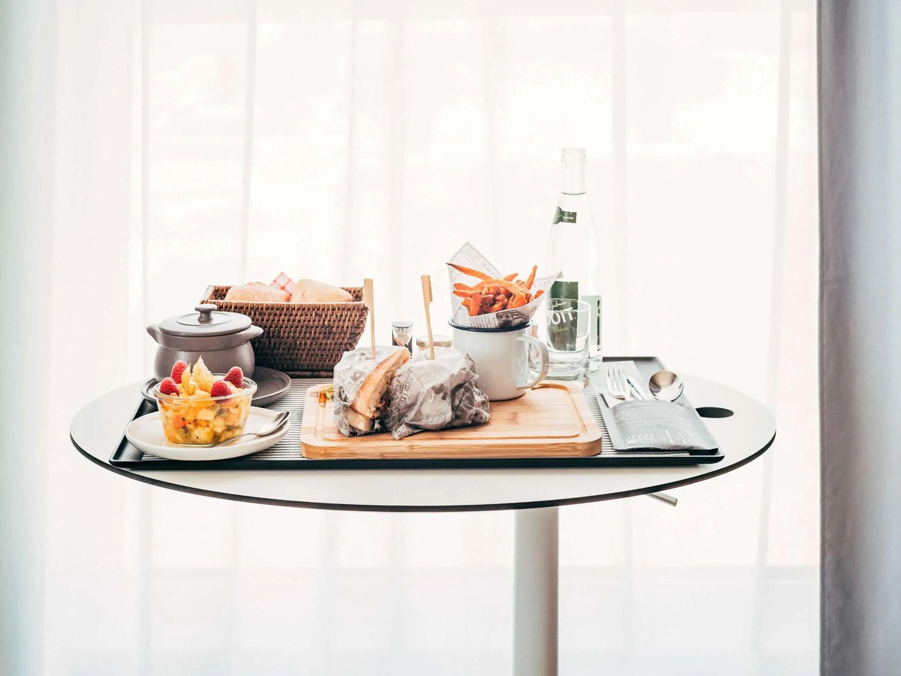 Restaurant/places to eat in Novotel Paris Coeur d'Orly Airport