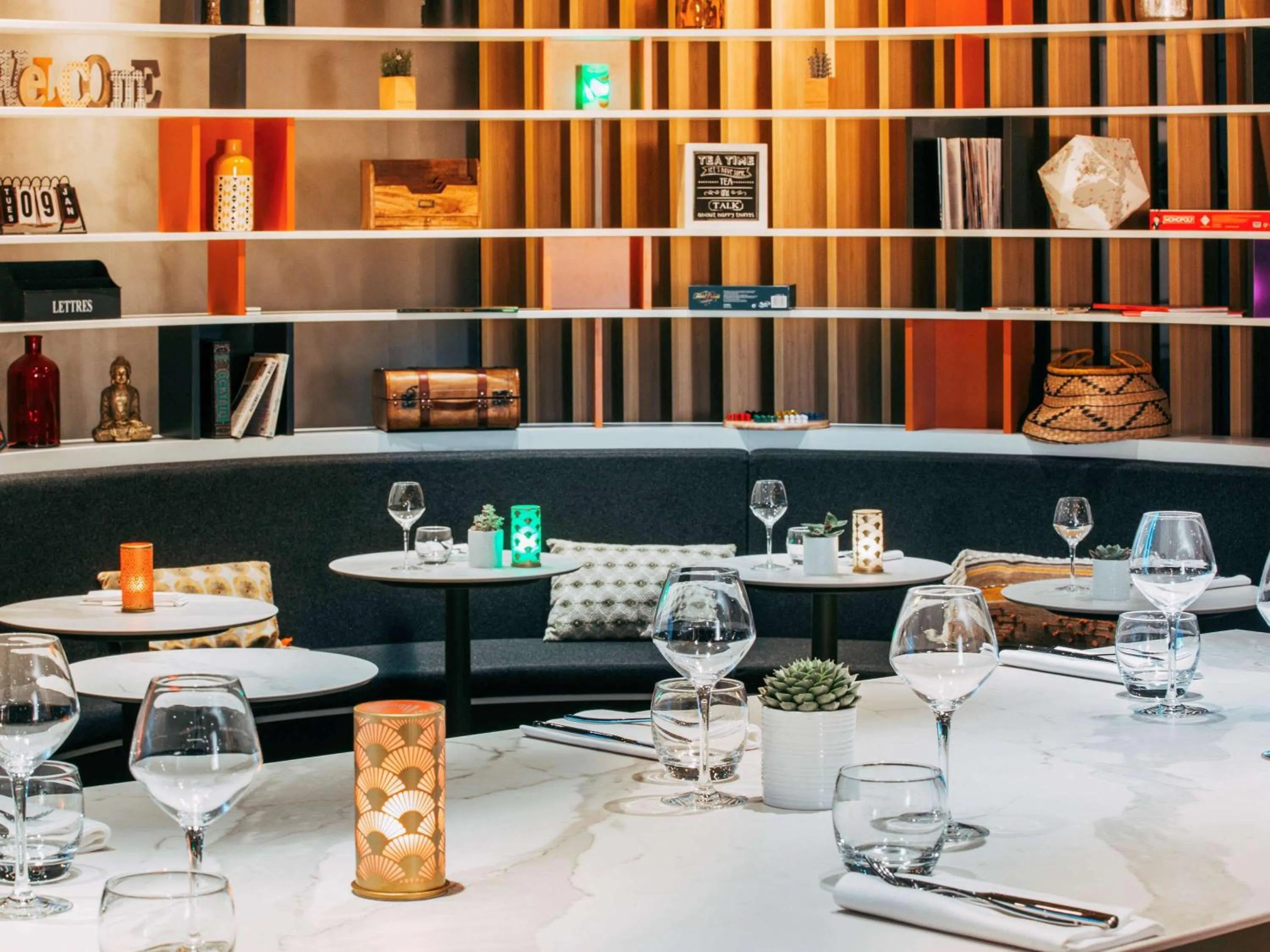 Restaurant/places to eat in Novotel Paris Coeur d'Orly Airport