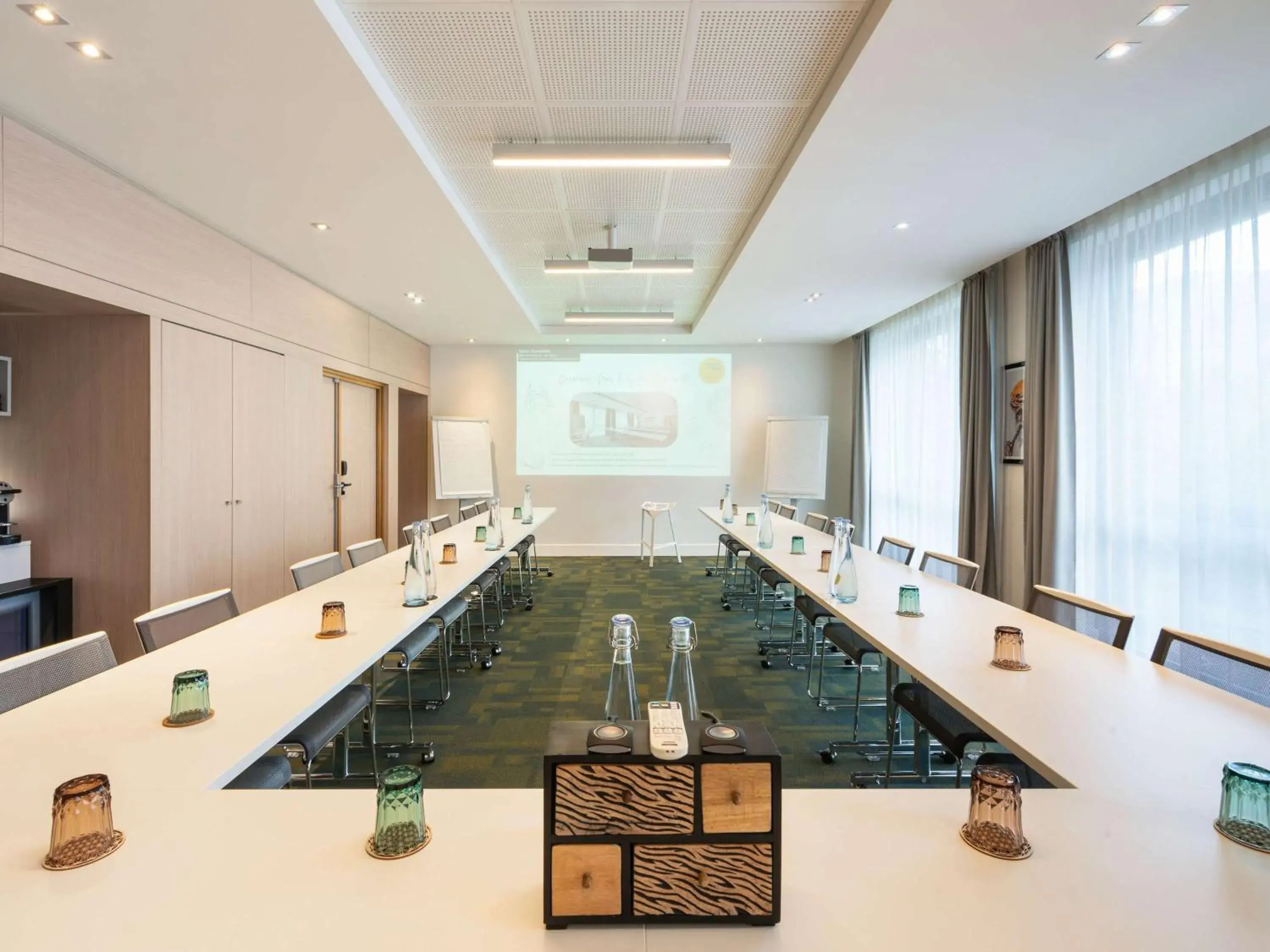 Meeting/conference room in Novotel Paris Coeur d'Orly Airport