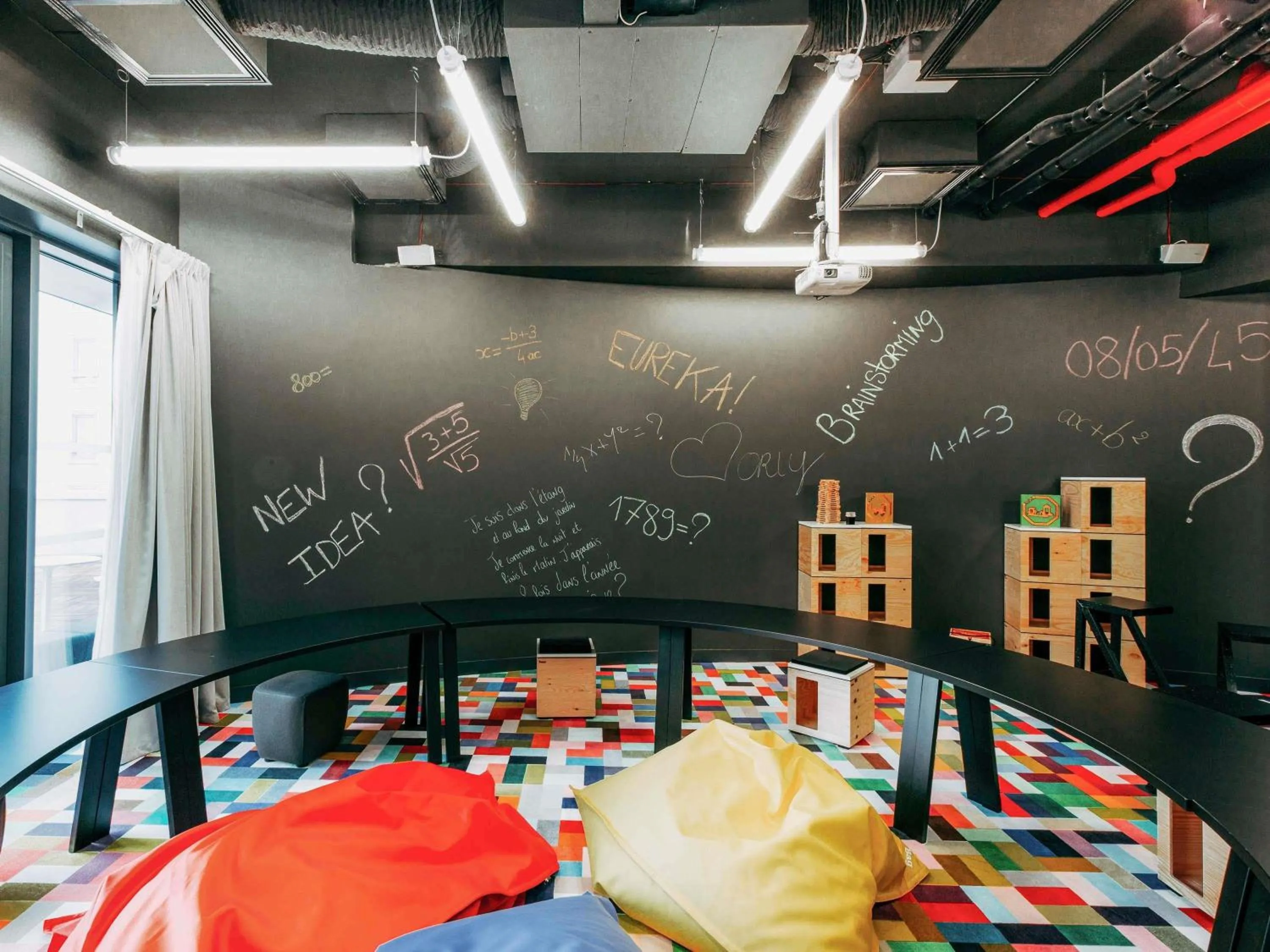 Meeting/conference room in Novotel Paris Coeur d'Orly Airport