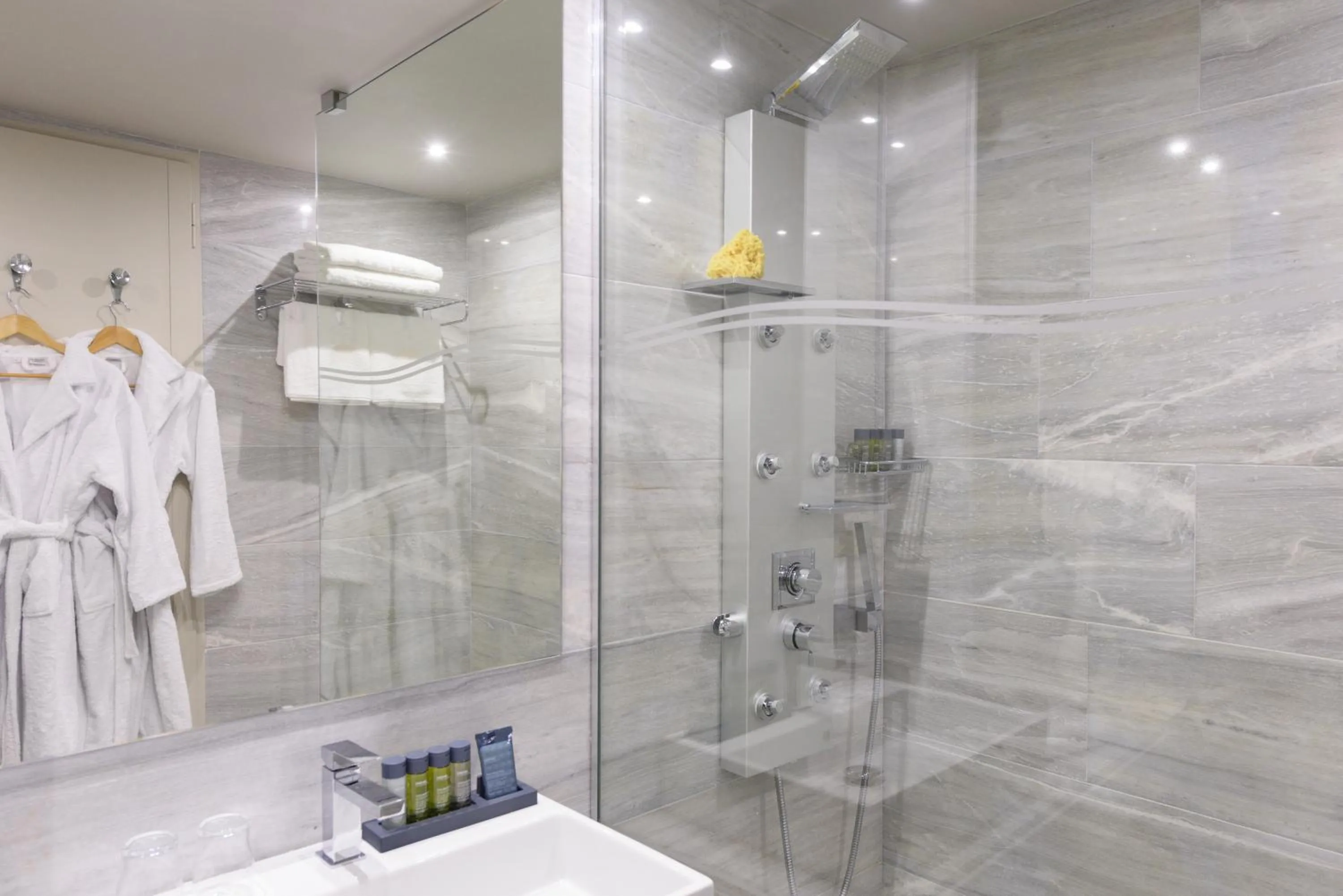 Bathroom in Aquila Porto Rethymno