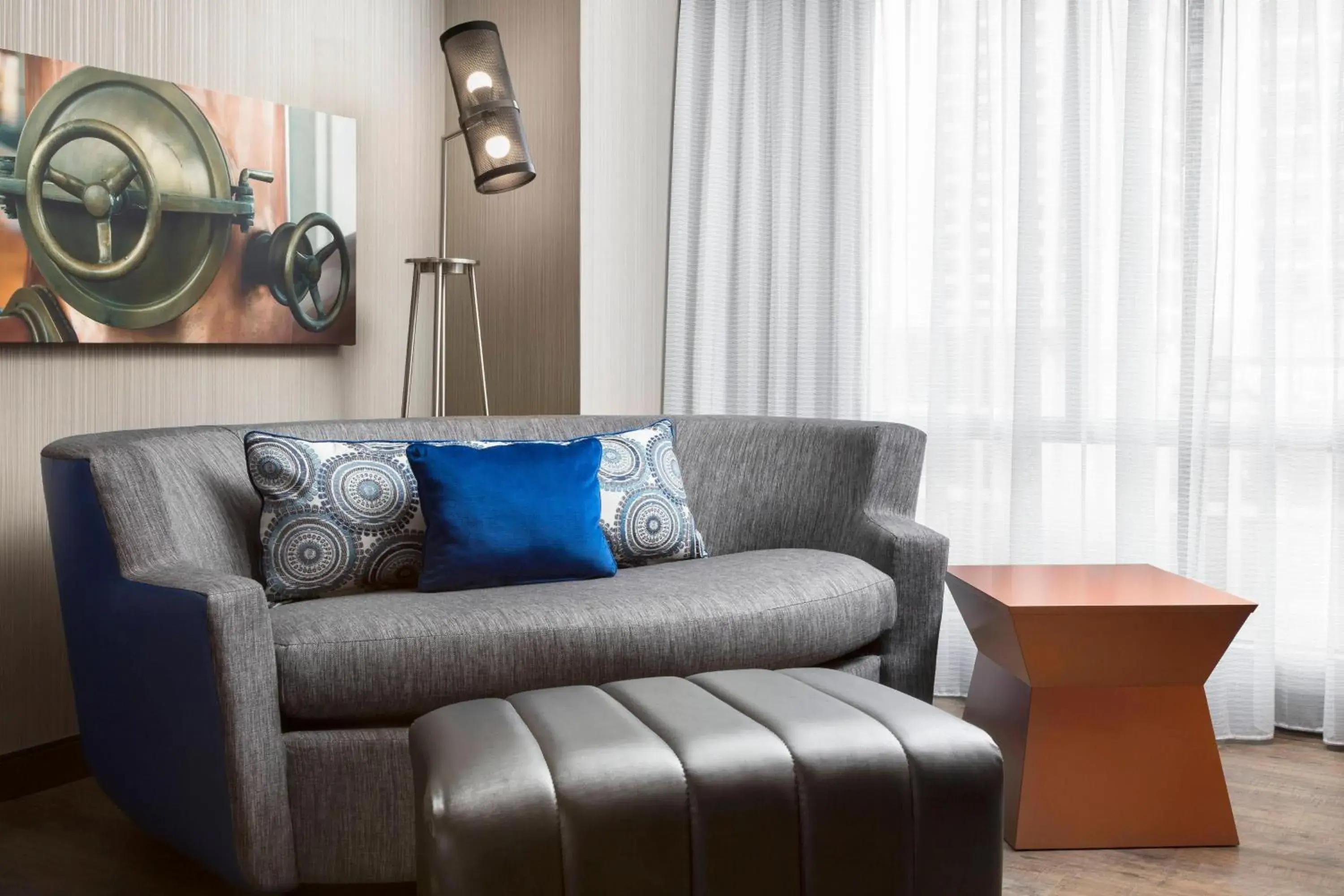 Guest Room, 1 King in Courtyard Austin Downtown/Convention Center Guest Room, 1 King in Courtyard Austin Downtown/Convention Center