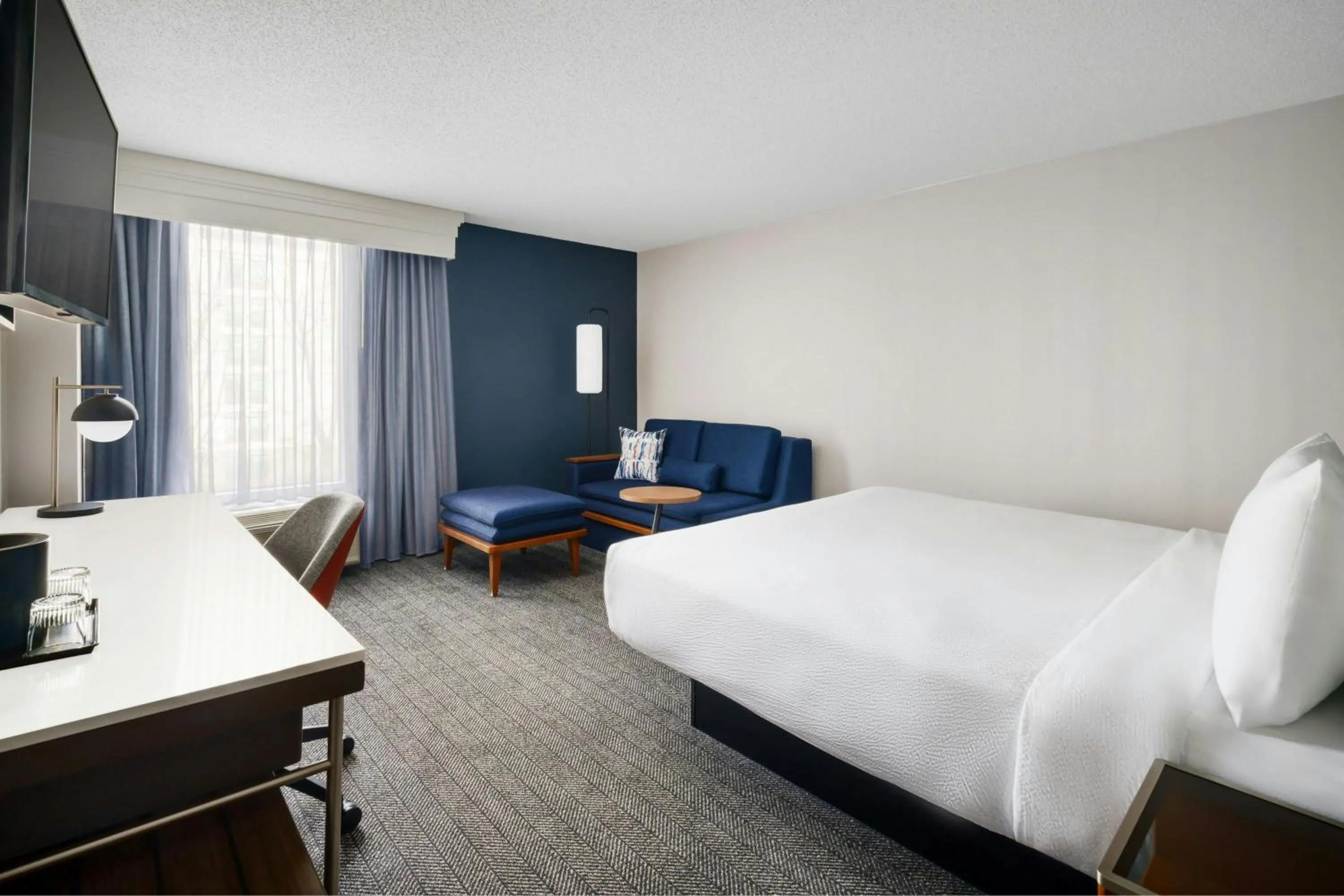Photo of the whole room, Bed in Courtyard by Marriott Atlanta Buckhead