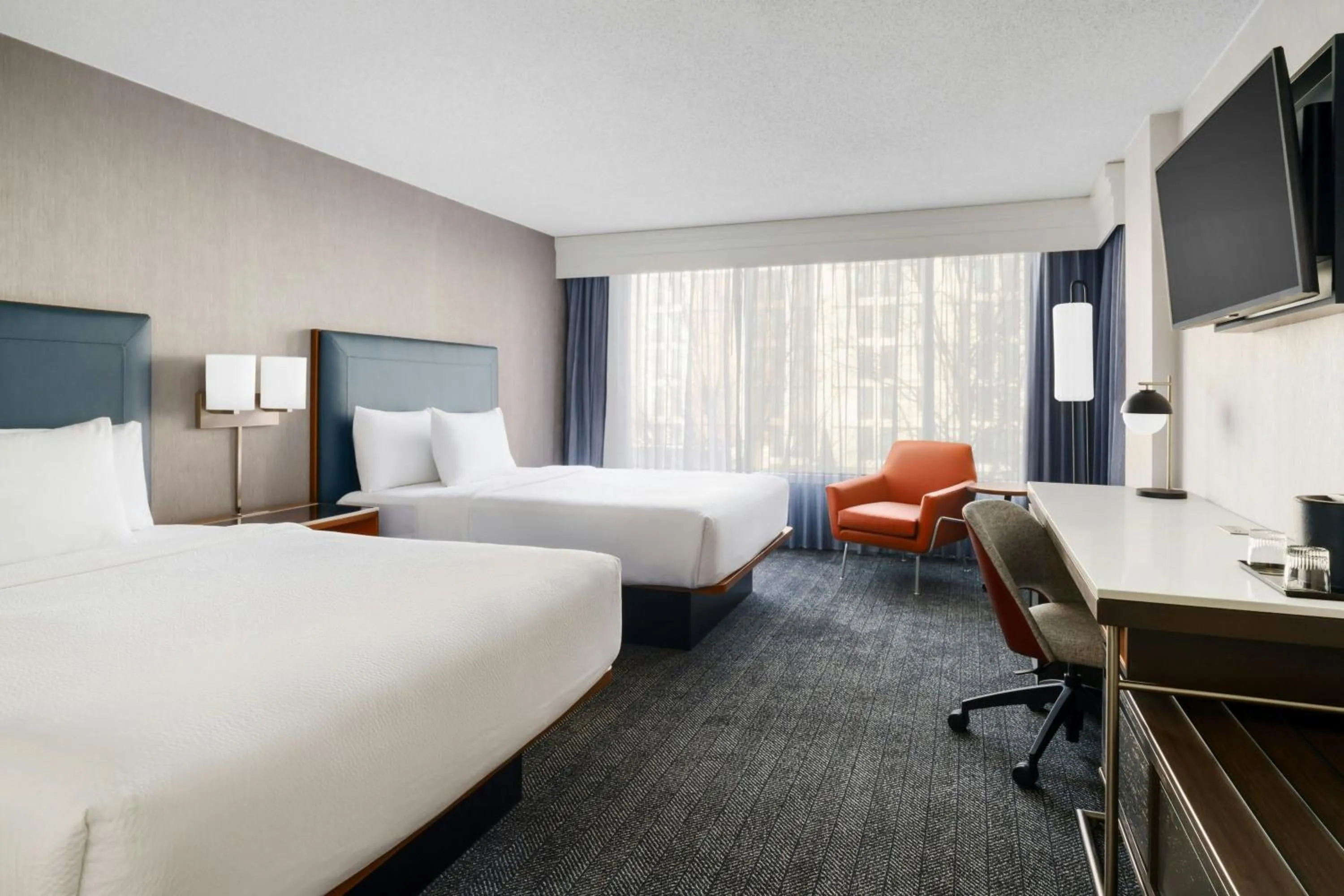 Photo of the whole room, Bed in Courtyard by Marriott Atlanta Buckhead