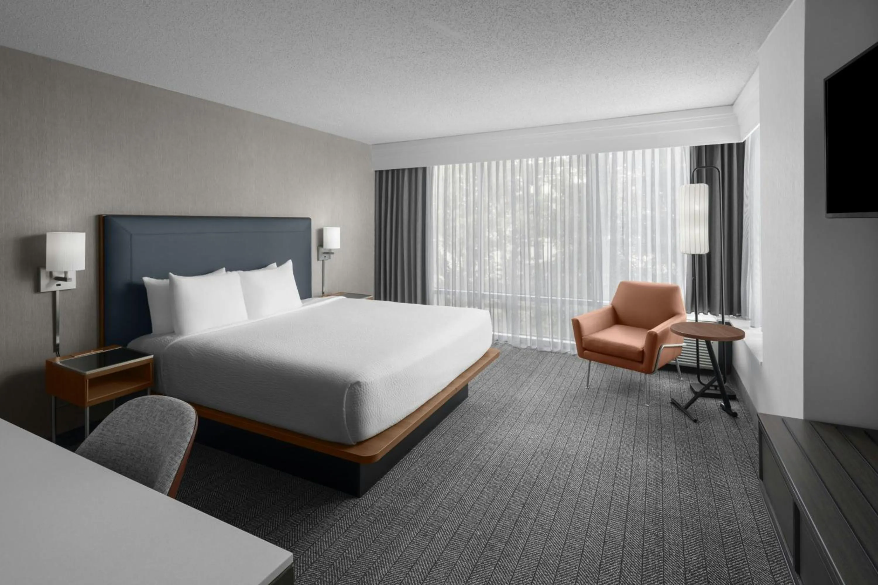 Photo of the whole room, Bed in Courtyard by Marriott Atlanta Buckhead