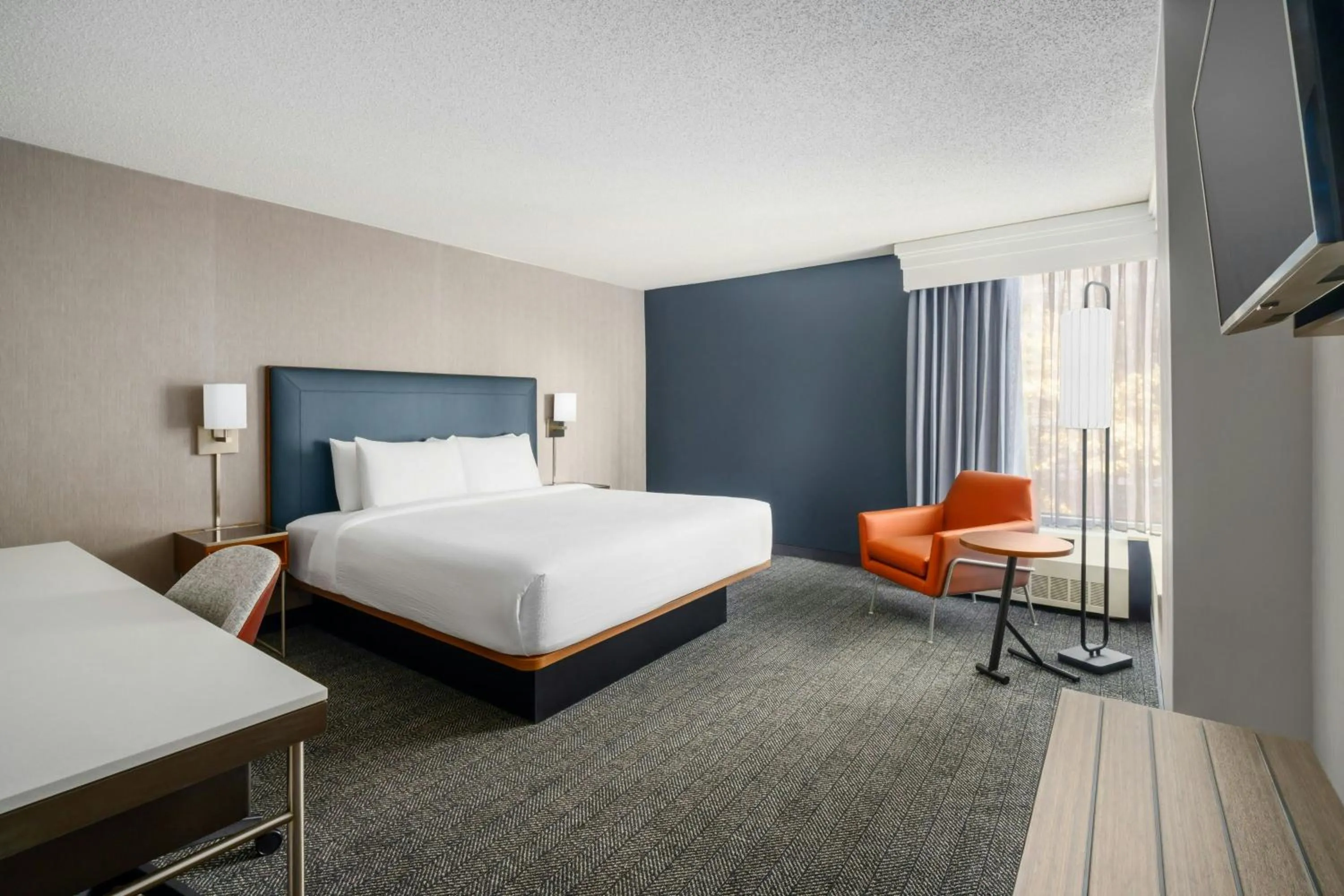 Photo of the whole room, Bed in Courtyard by Marriott Atlanta Buckhead