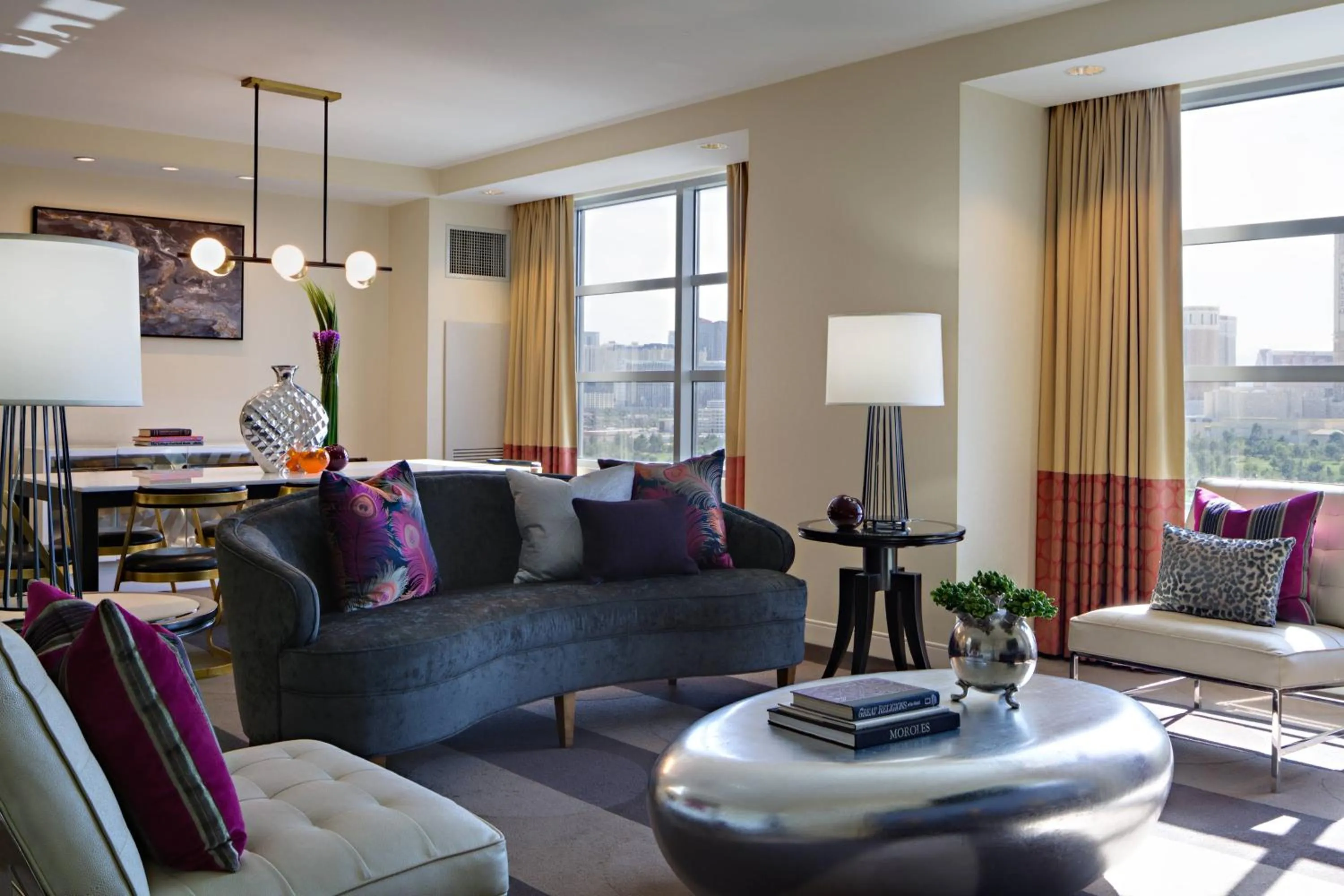 Living room in Renaissance Las Vegas Hotel
