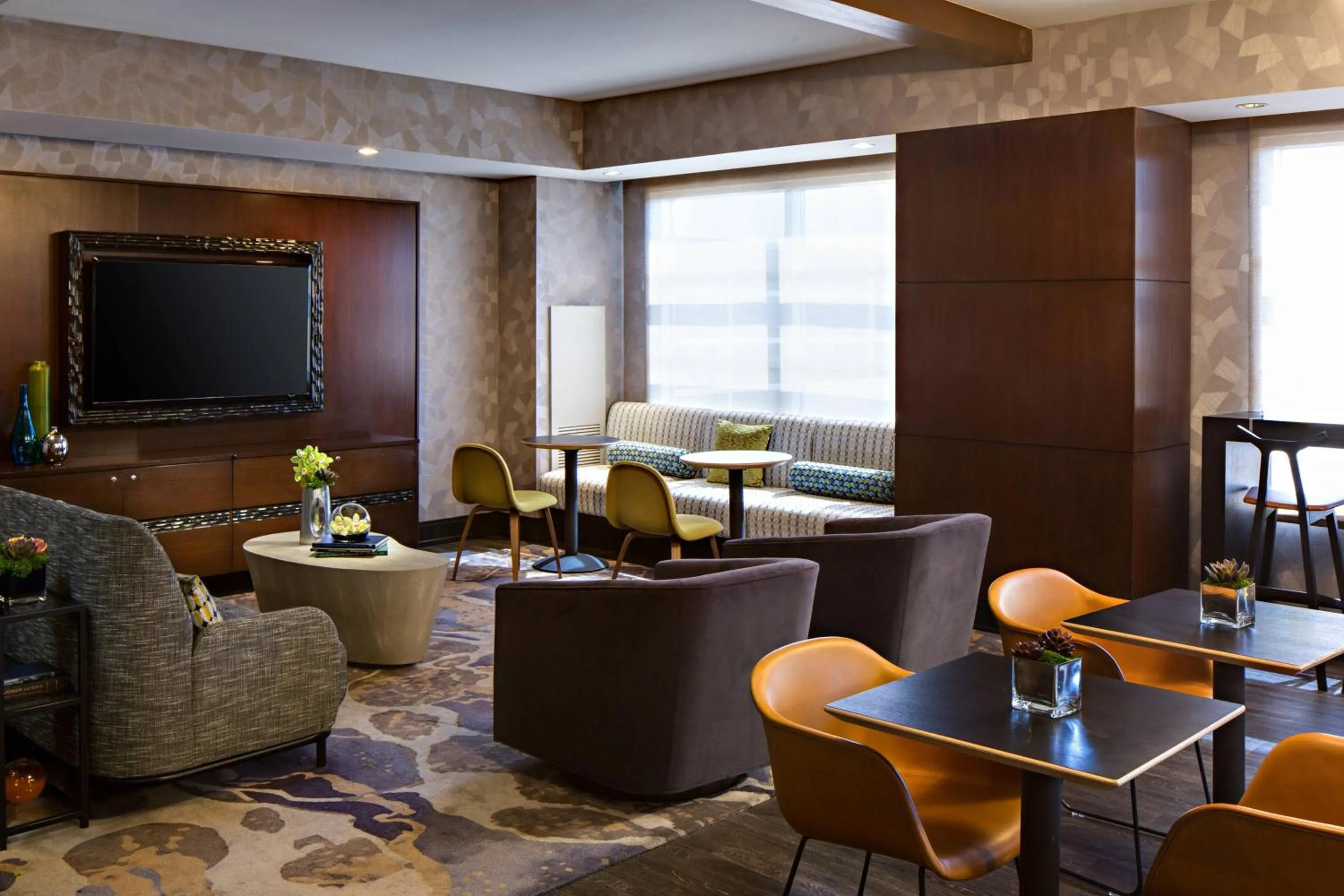 Lounge or bar in Renaissance Las Vegas Hotel