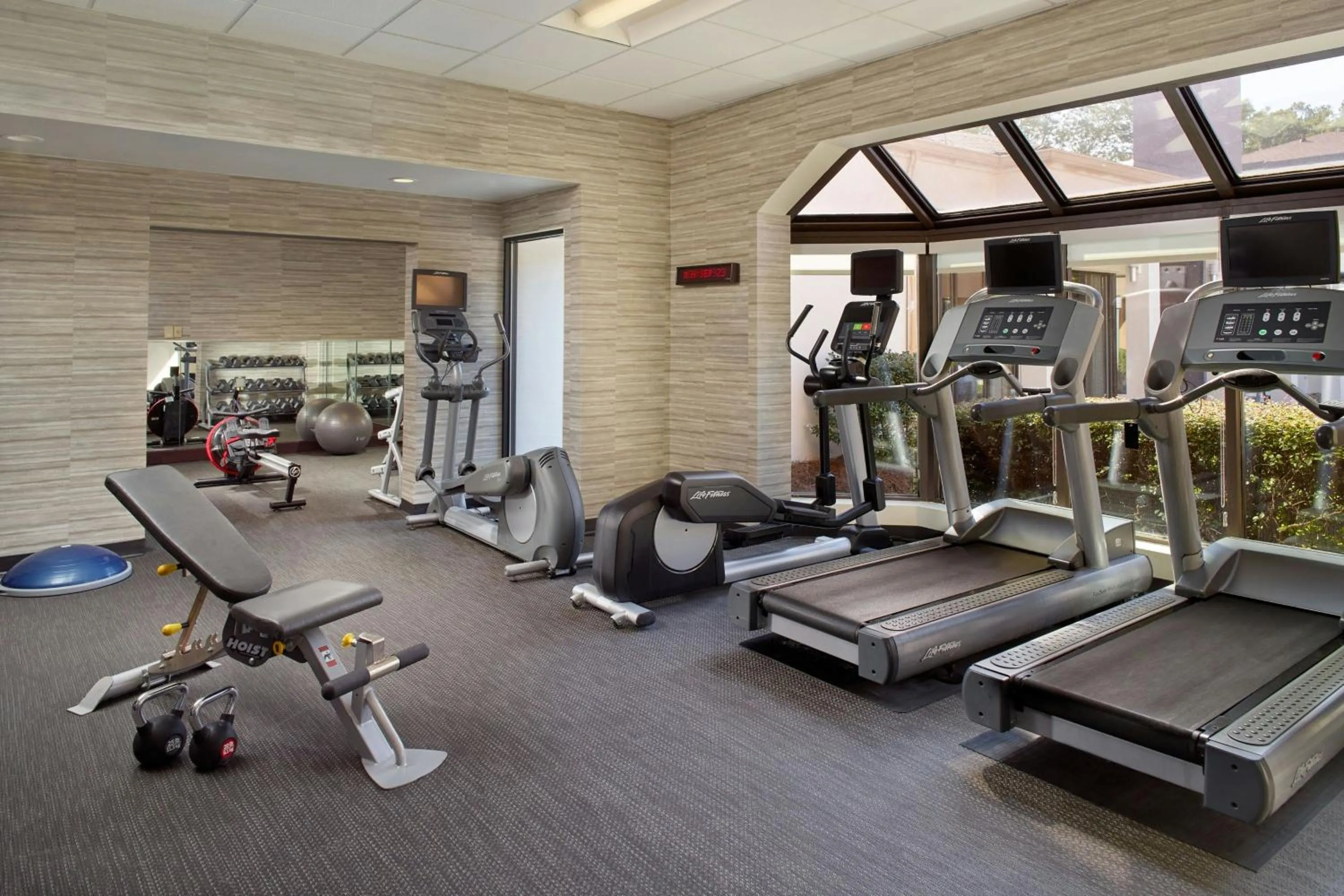 Fitness centre/facilities in Courtyard by Marriott Raleigh Midtown